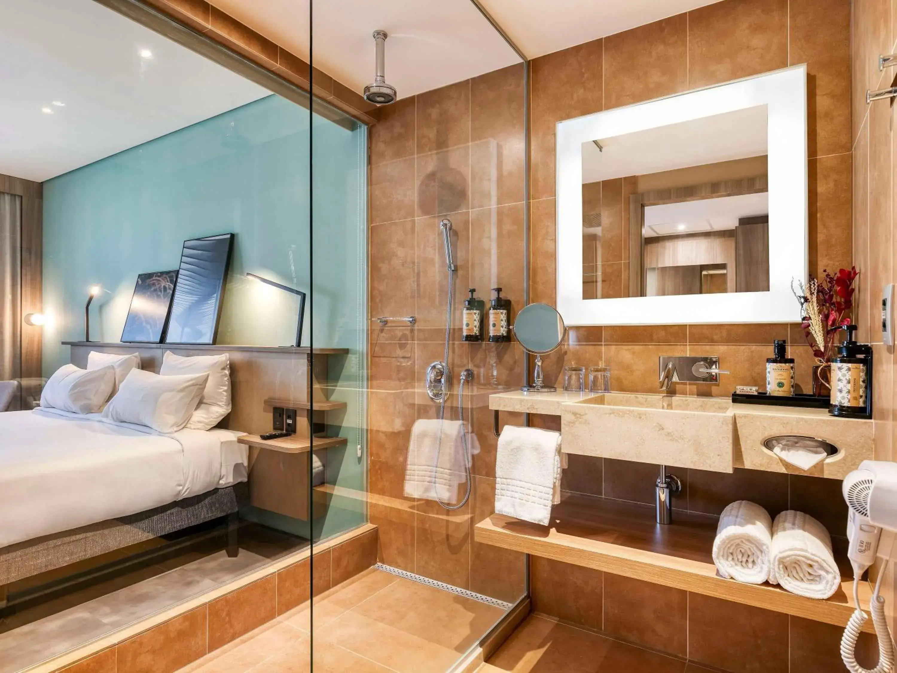 Superior Queen Room with Sofa Bed in Novotel BH Savassi Superior Queen Room with Sofa Bed in Novotel BH Savassi