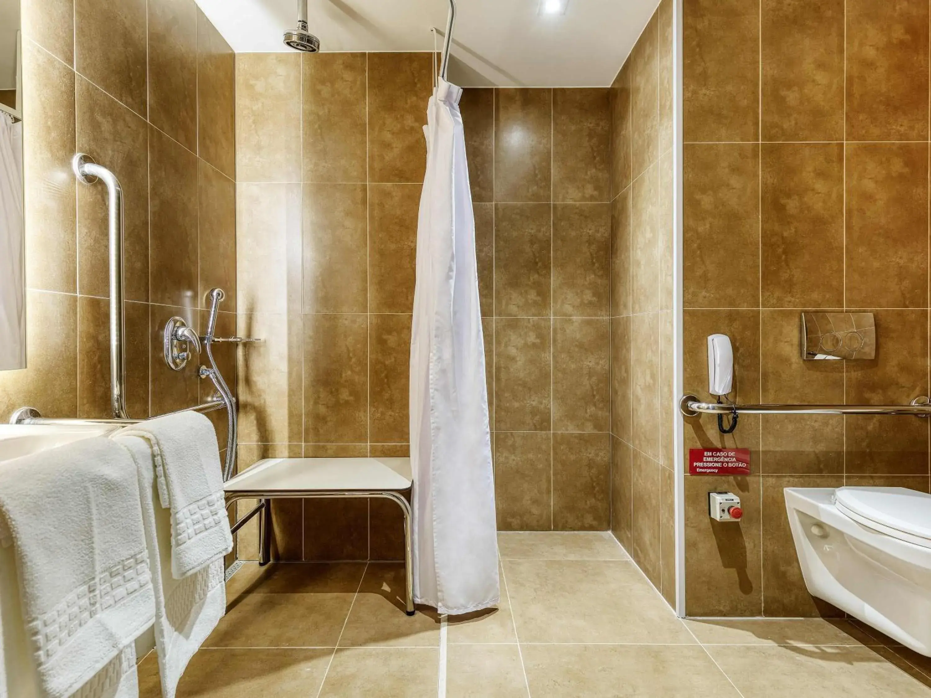 Superior Double Room - Mobility Accessible in Novotel BH Savassi Superior Double Room - Mobility Accessible in Novotel BH Savassi