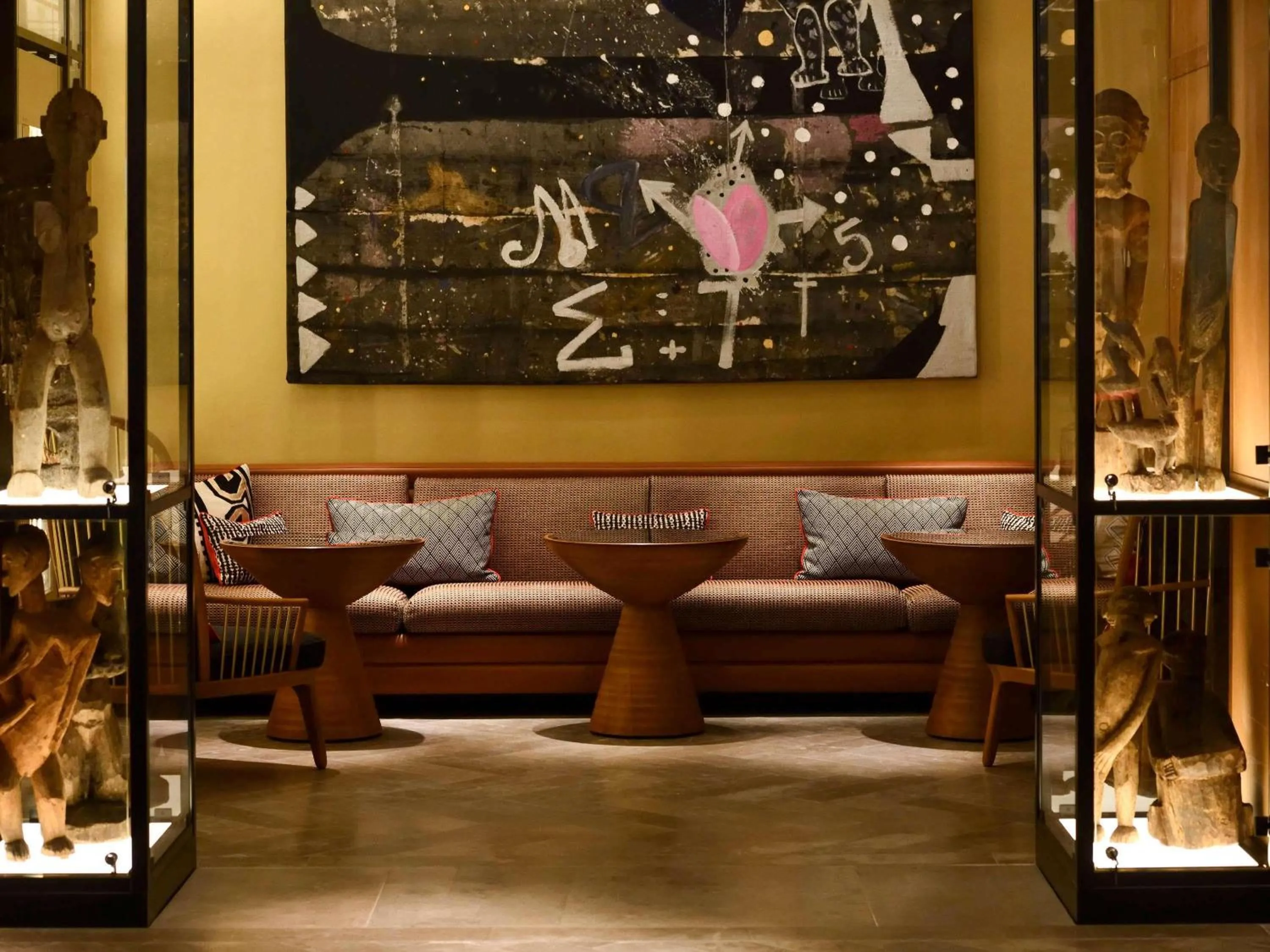 Lounge or bar in Movenpick Hotel Abidjan-Accor Group