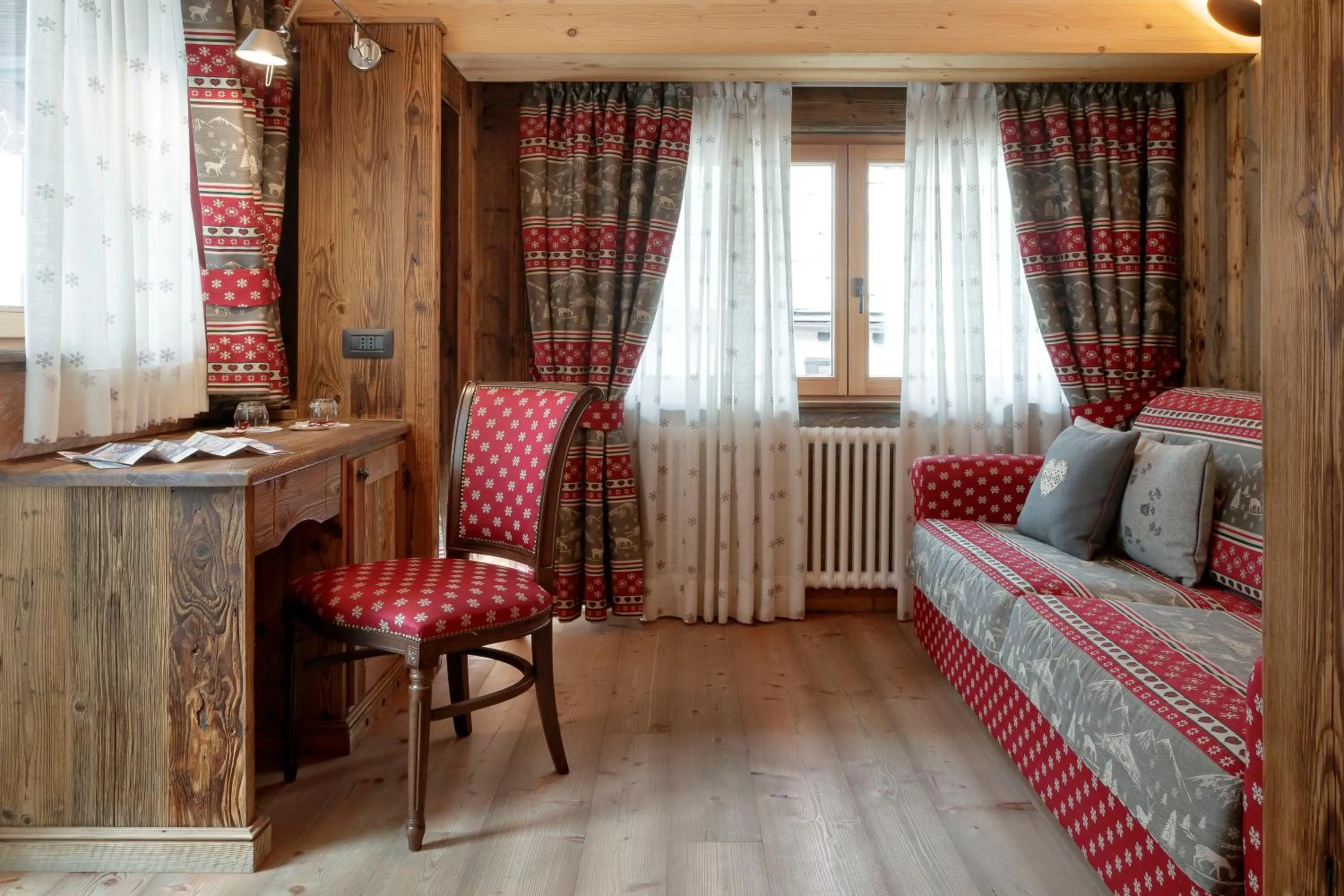 Seating area, Bed in Francois Boutique Rooms - Matterhorn Retreat & SPA in Cervinia