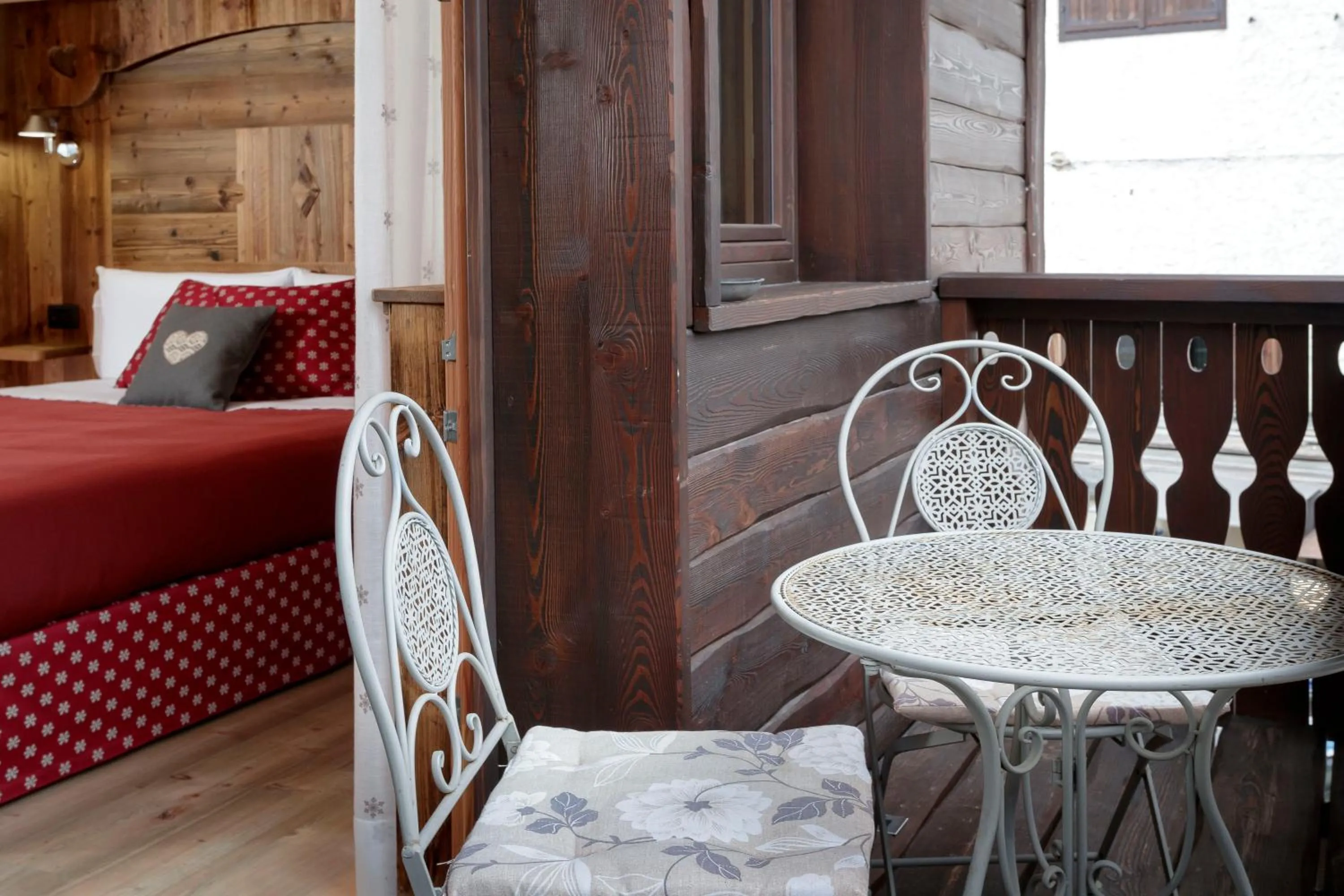Balcony/Terrace, Bed in Francois Boutique Rooms - Matterhorn Retreat & SPA in Cervinia