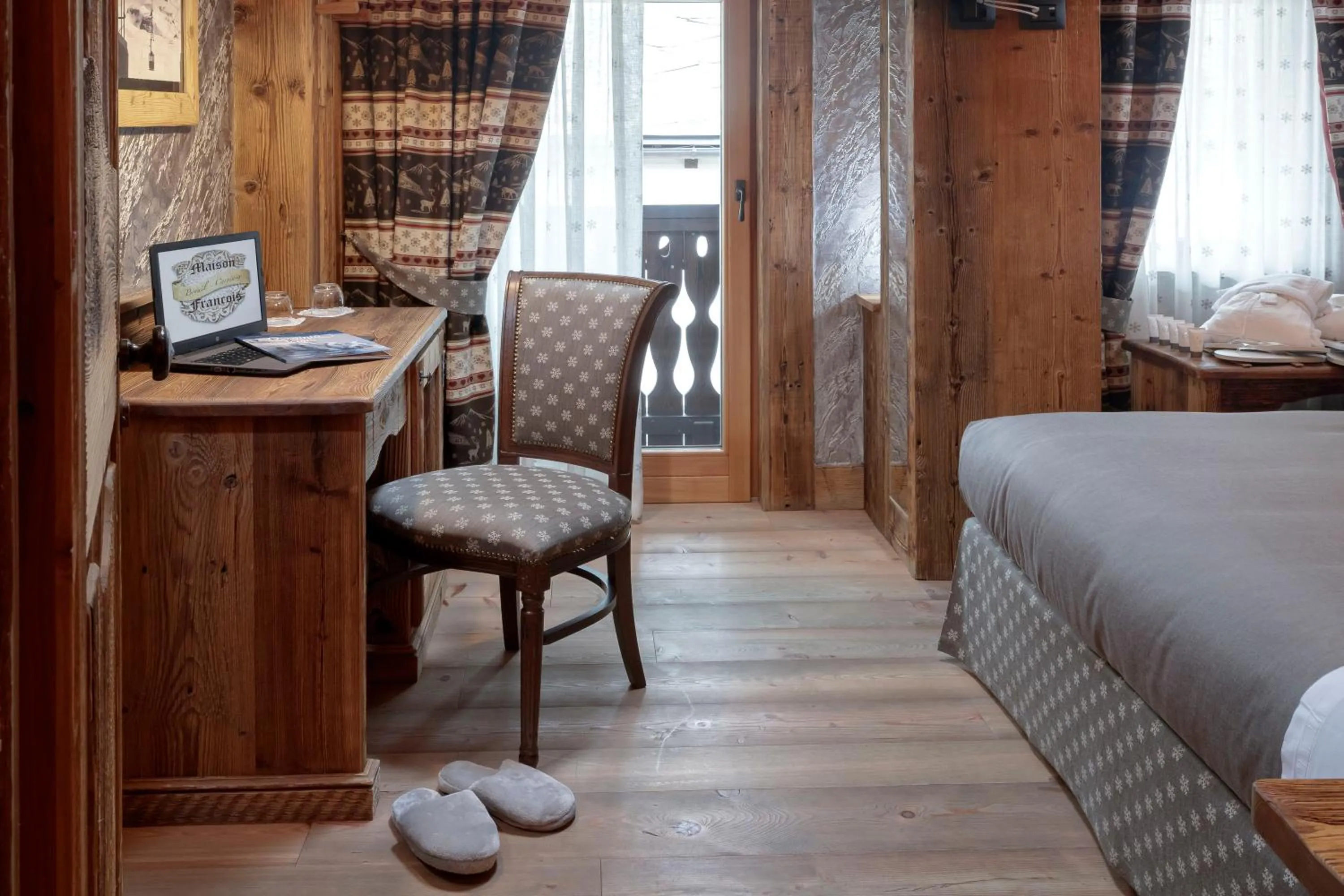 Seating area, Bed in Francois Boutique Rooms - Matterhorn Retreat & SPA in Cervinia