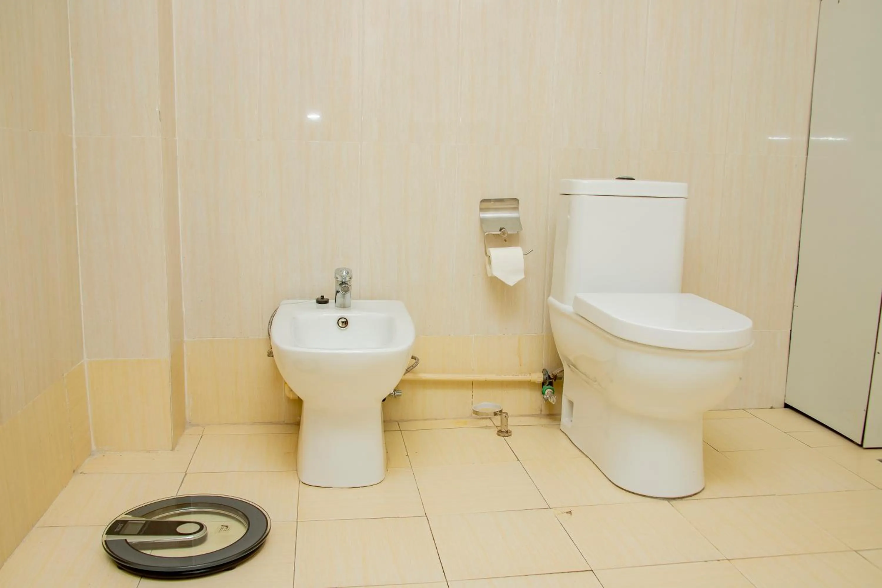 Toilet in HOTEL AFRICANA LSK