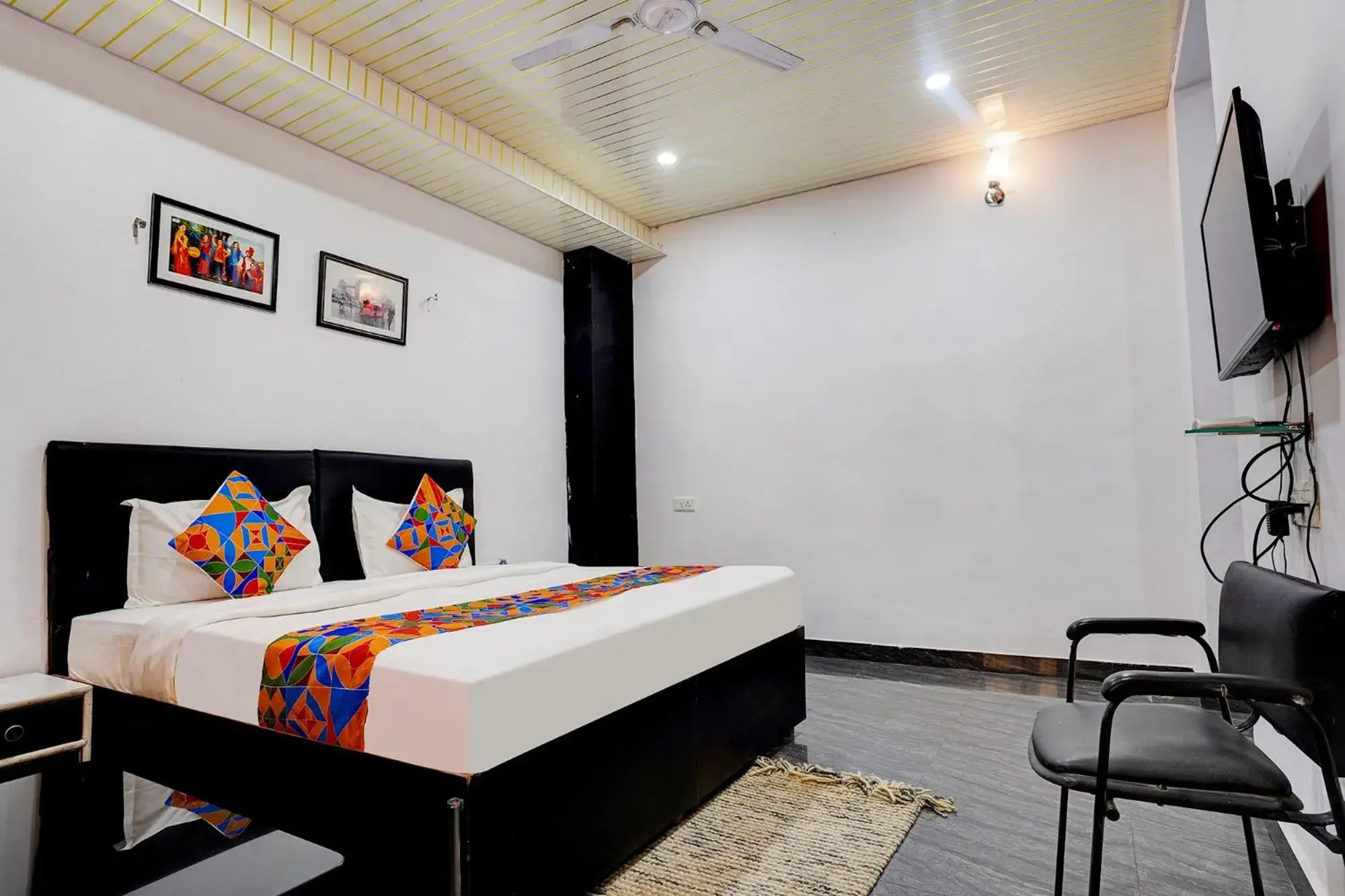 Communal lounge/ TV room, Bed in Via Gauri Shree Communal lounge/ TV room, Bed in Via Gauri Shree