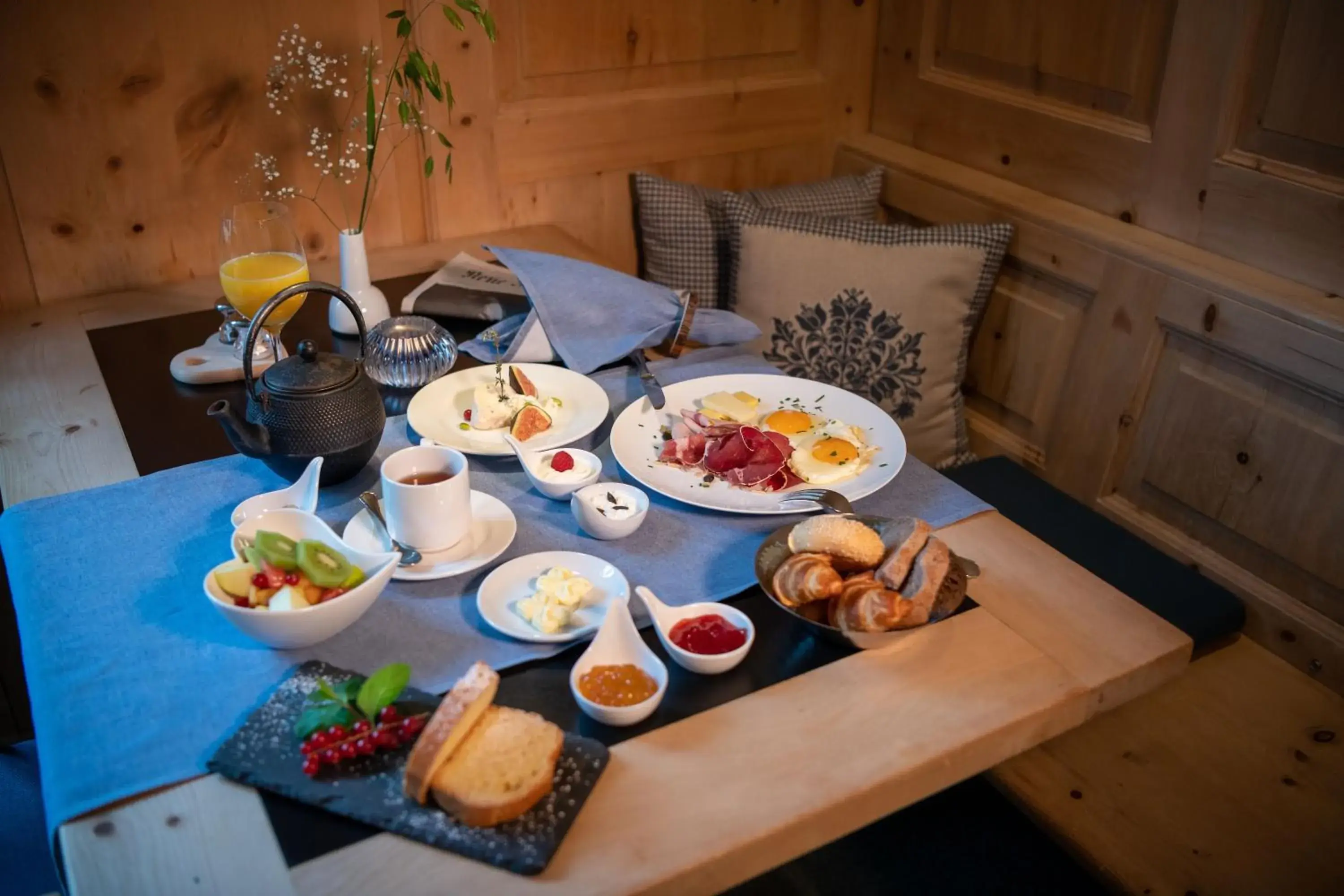 Breakfast in Hotel Schweizerhof Sils Maria, a Faern Collection Hotel Breakfast in Hotel Schweizerhof Sils Maria, a Faern Collection Hotel