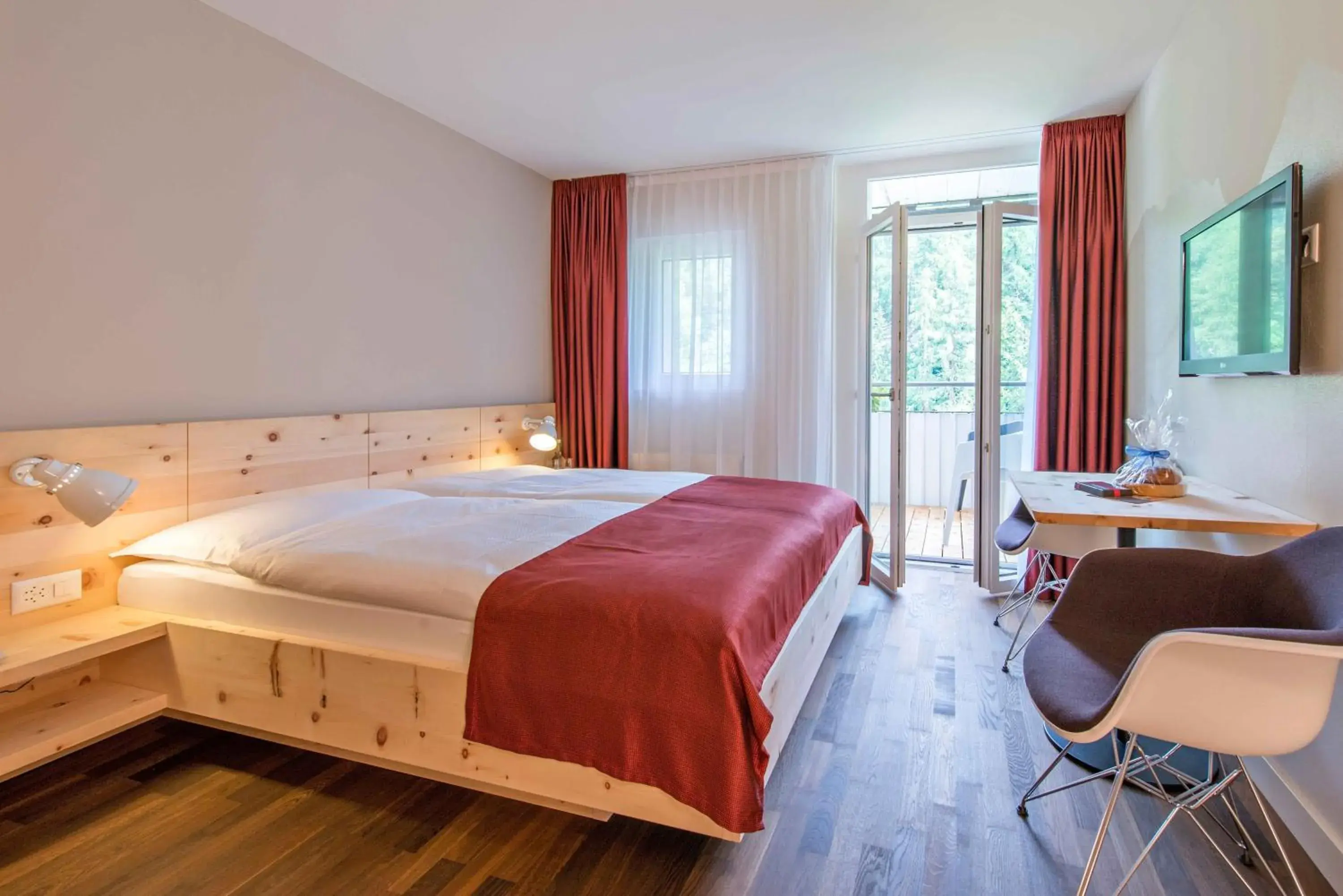 Balcony/Terrace, Bed in Hotel Schweizerhof Sils Maria, a Faern Collection Hotel Balcony/Terrace, Bed in Hotel Schweizerhof Sils Maria, a Faern Collection Hotel