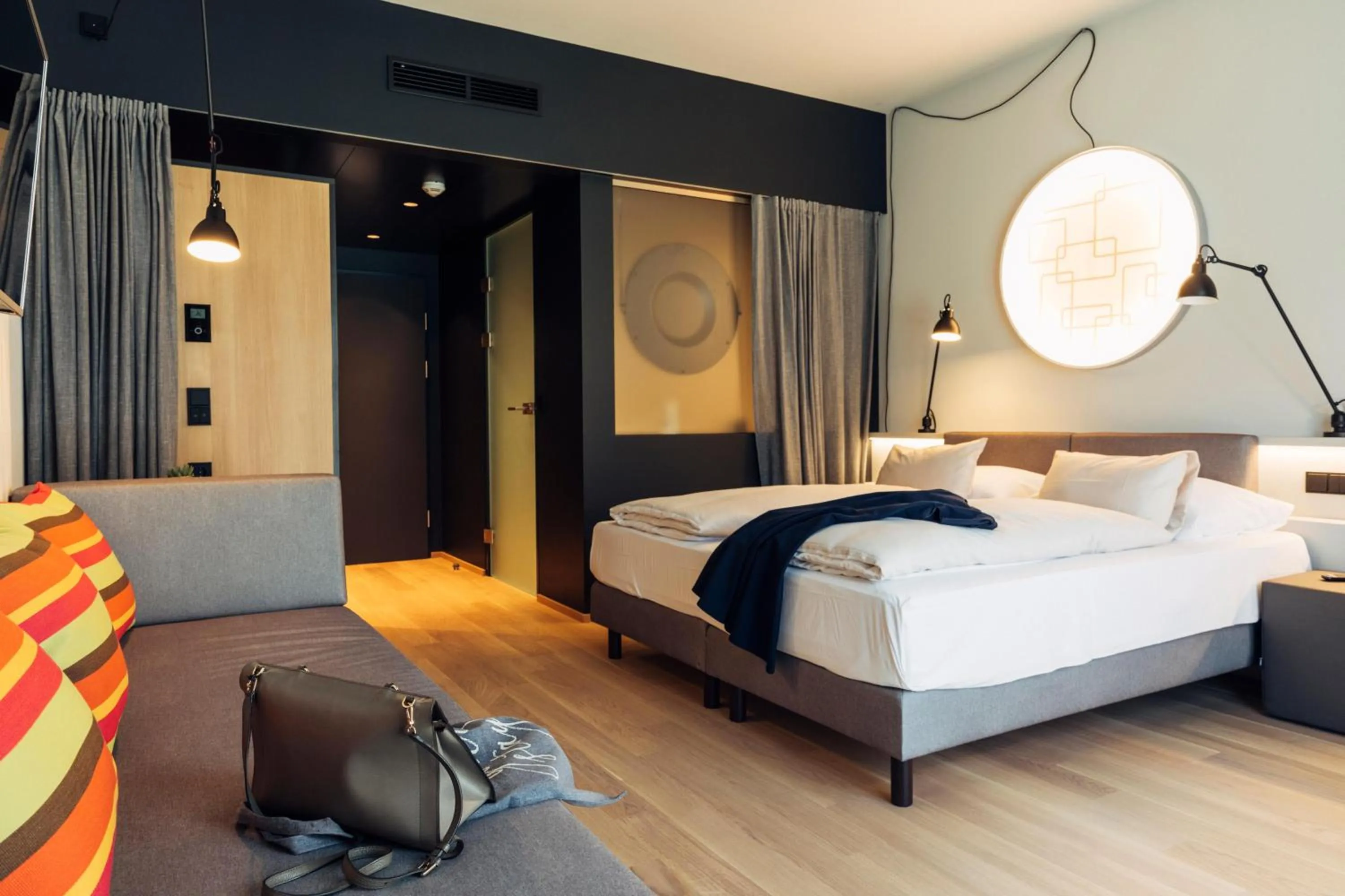 Photo of the whole room, Bed in harry's home Steyr hotel & apartments