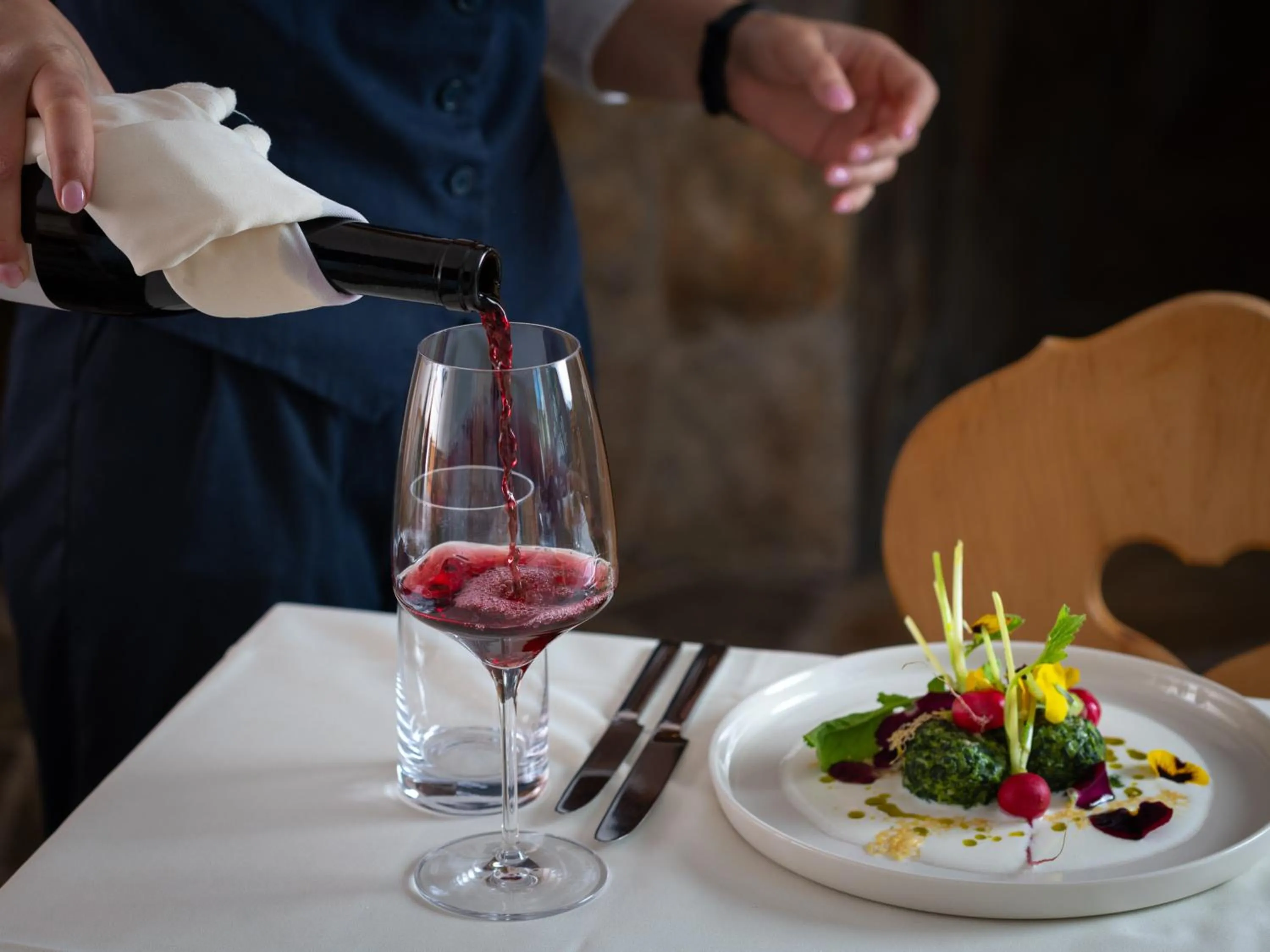 Food and drinks in Hotel Chesa Pool