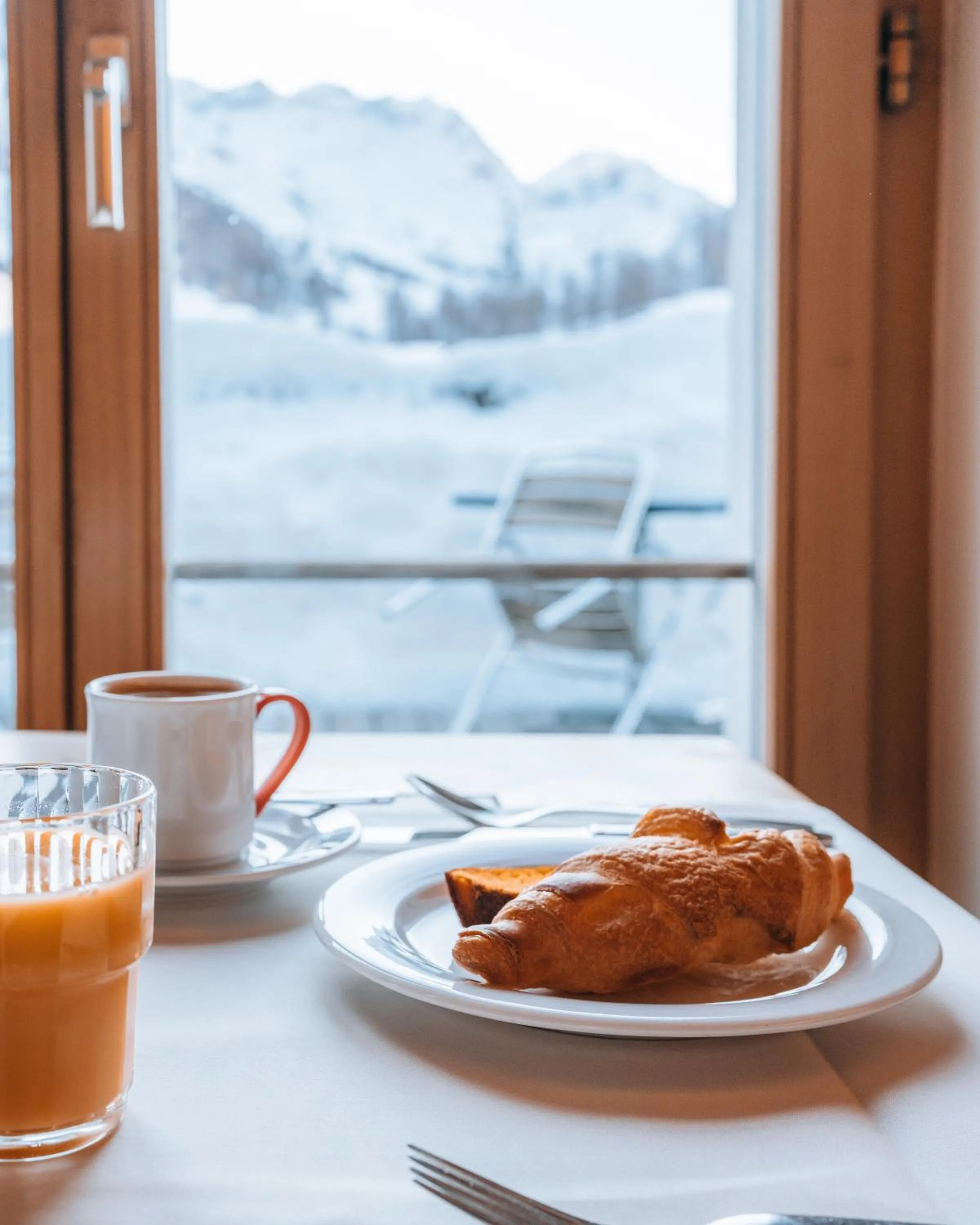 Breakfast in Hotel Chesa Pool