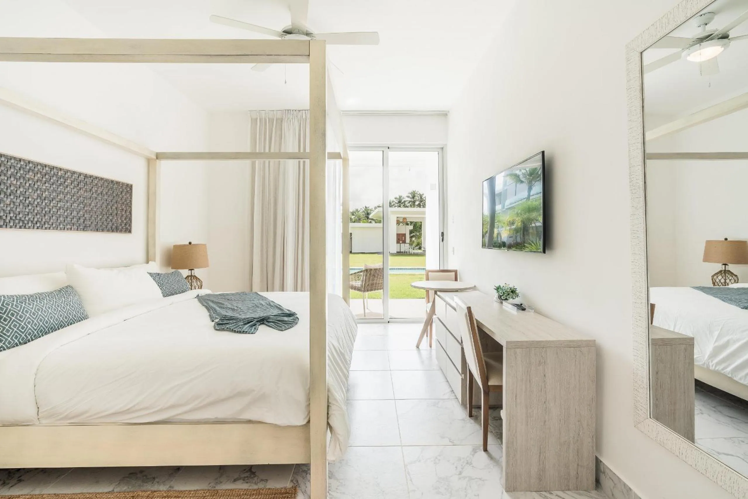 Bed in Playa Bonita Amazing Condo at Lake View