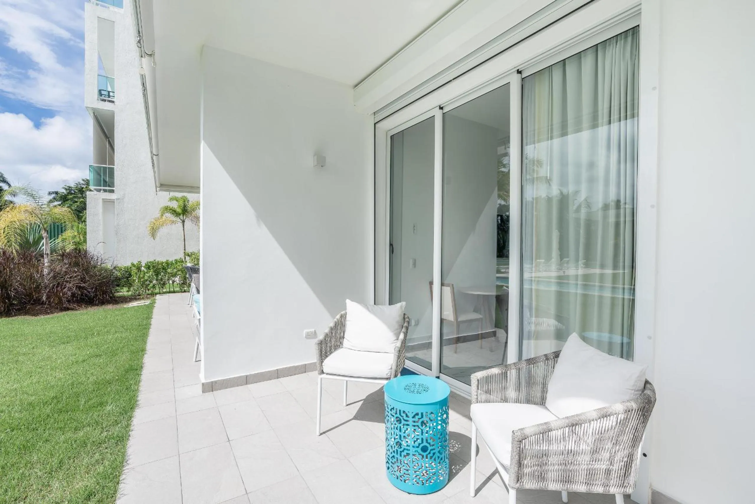 Playa Bonita Amazing Condo at Lake View