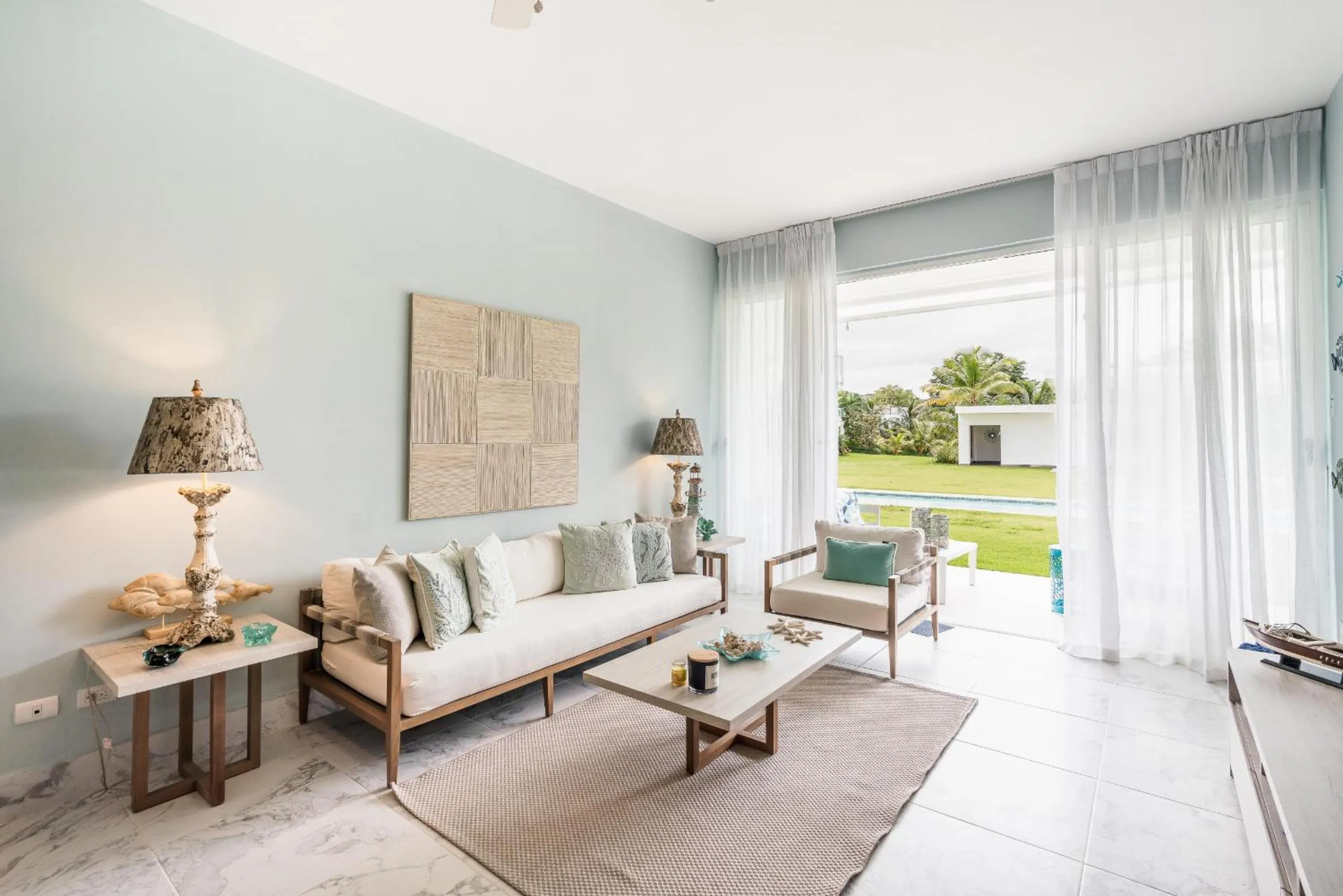 Playa Bonita Amazing Condo at Lake View