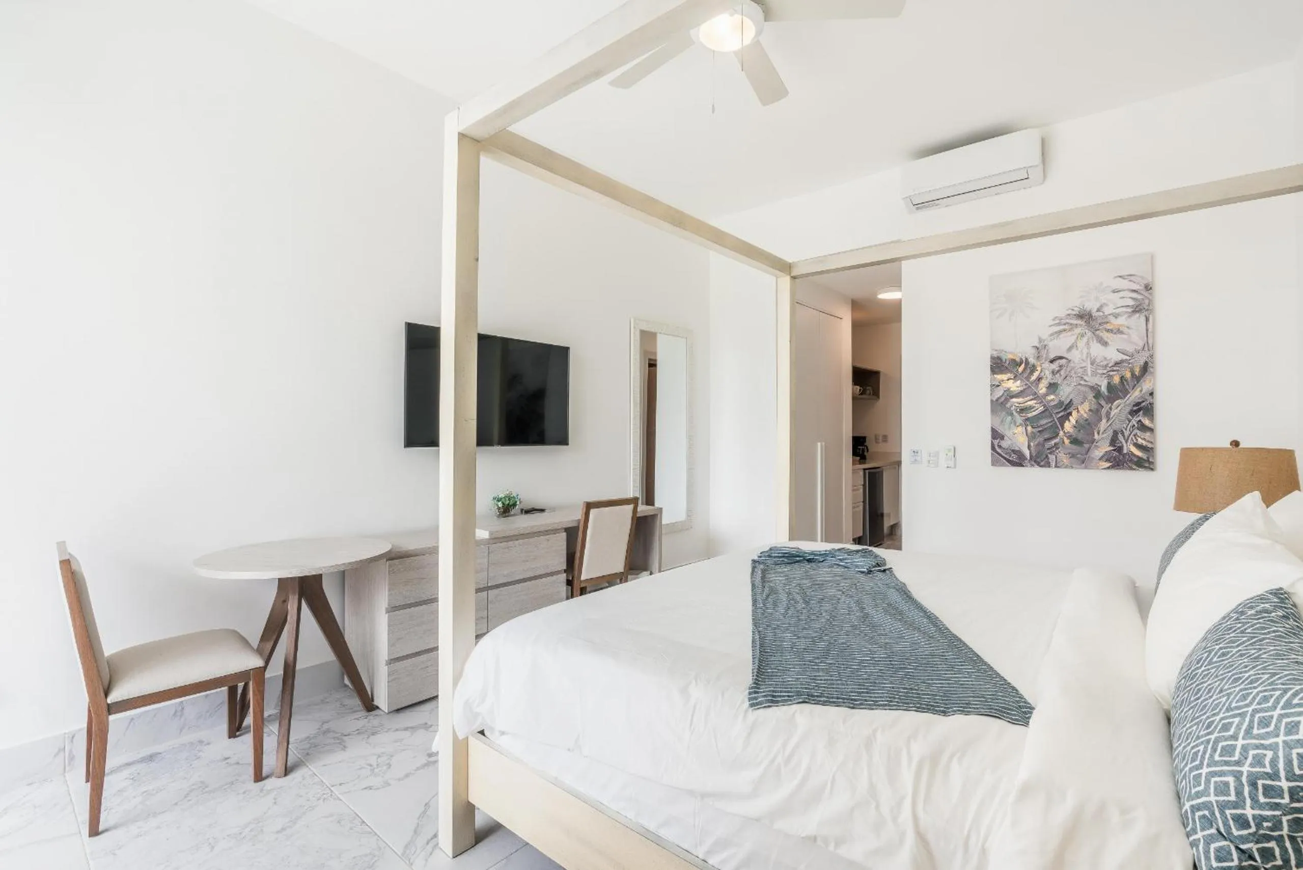 Bed in Playa Bonita Amazing Condo at Lake View