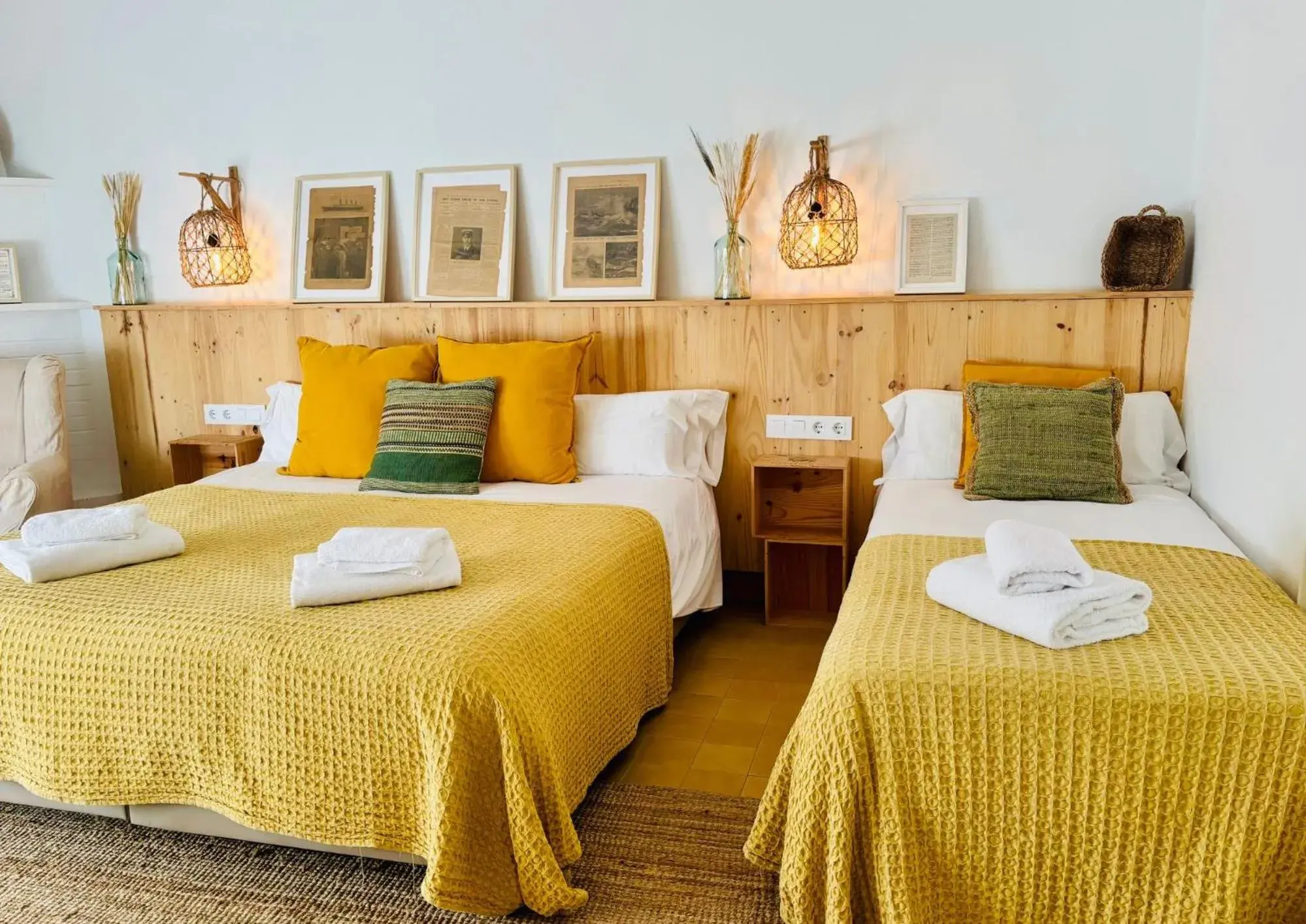 Superior Triple Room in Hostal Sa Teula Superior Triple Room in Hostal Sa Teula