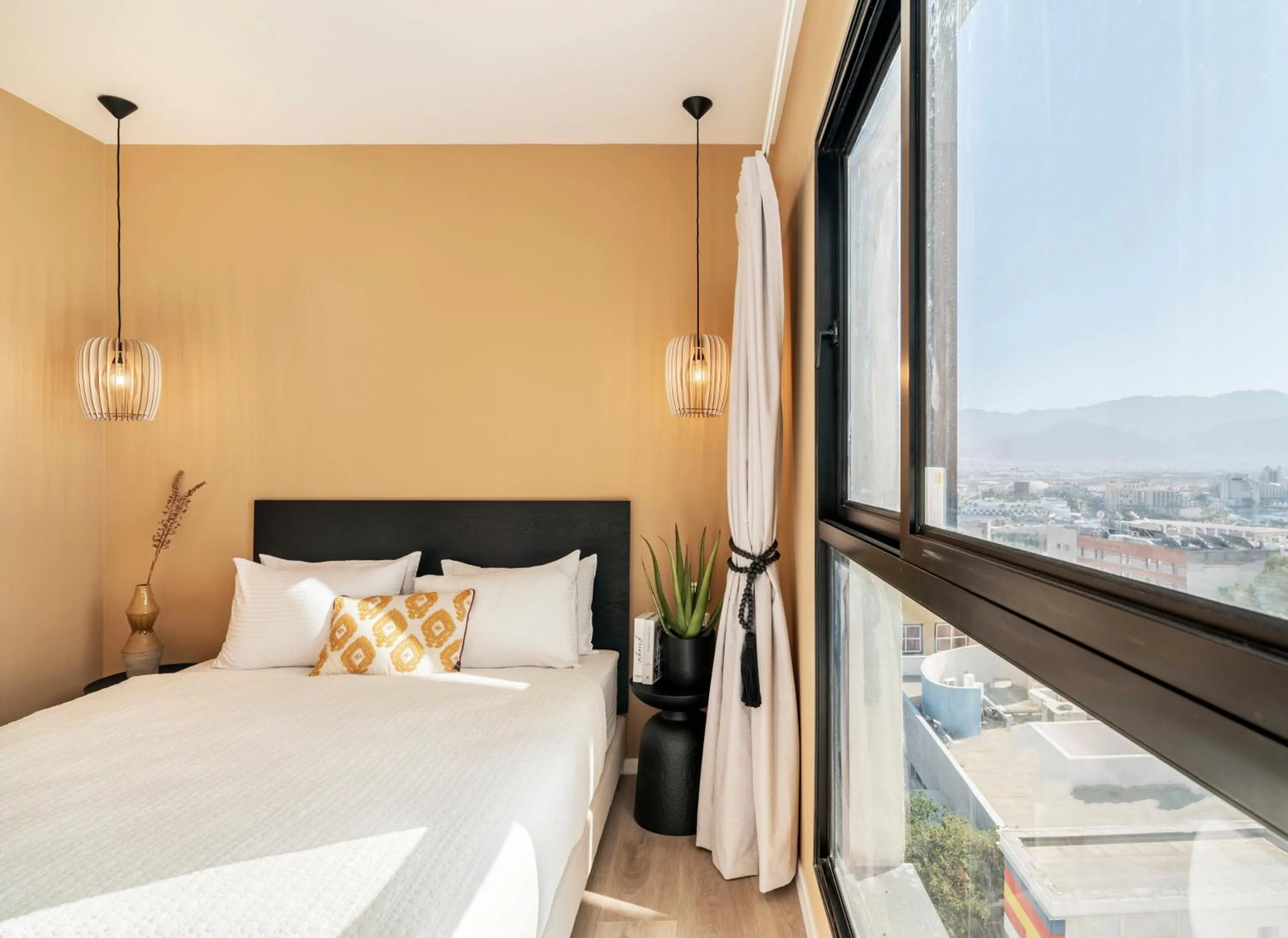 Bedroom, Bed in Mr. Soof - By TLV2GO