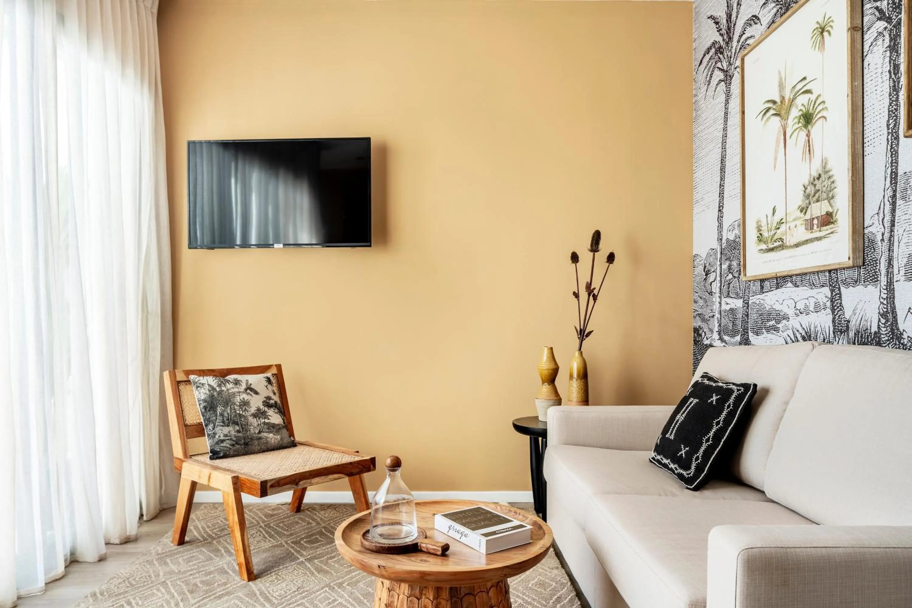 TV and multimedia in Mr. Soof - By TLV2GO