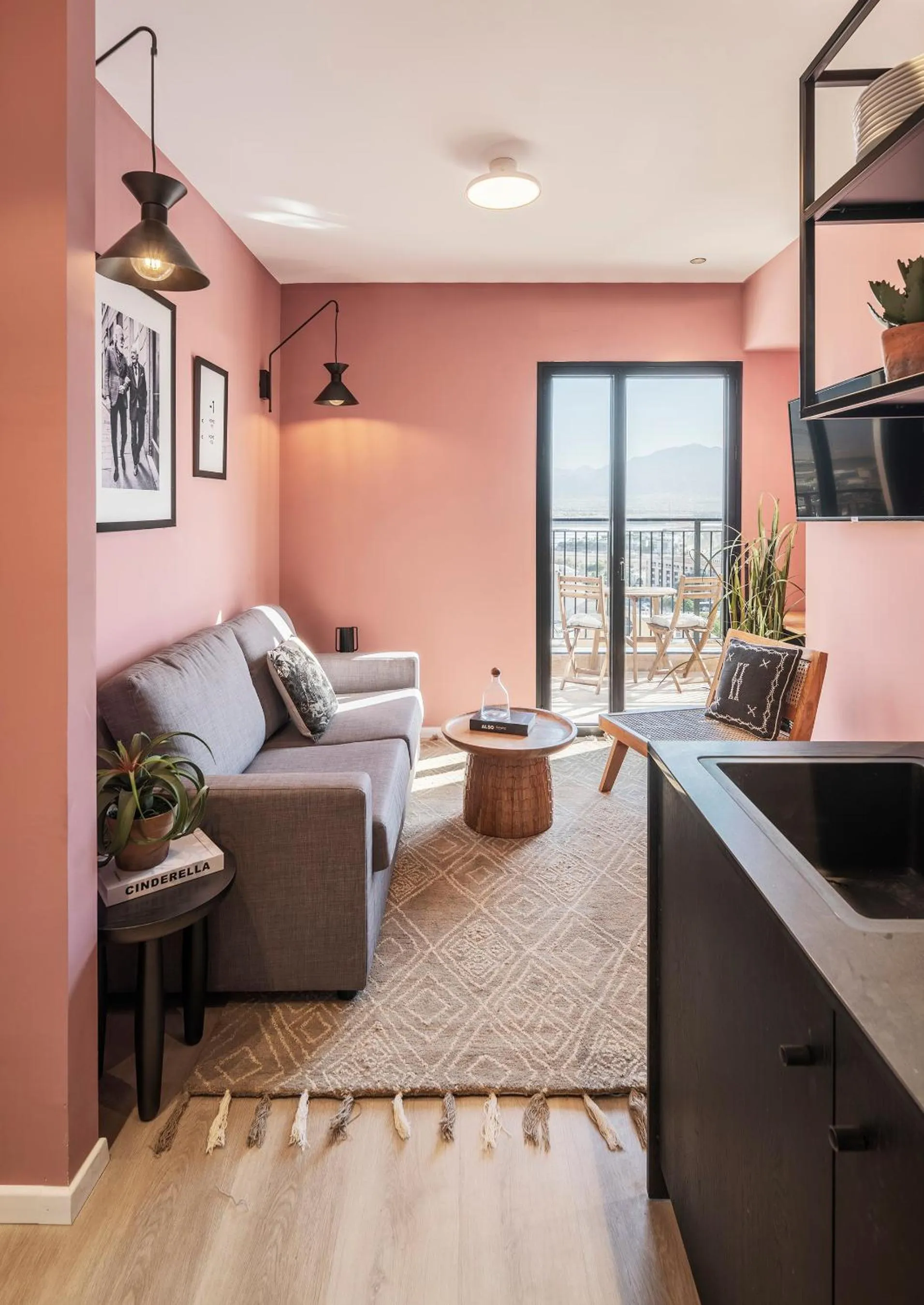 Living room in Mr. Soof - By TLV2GO