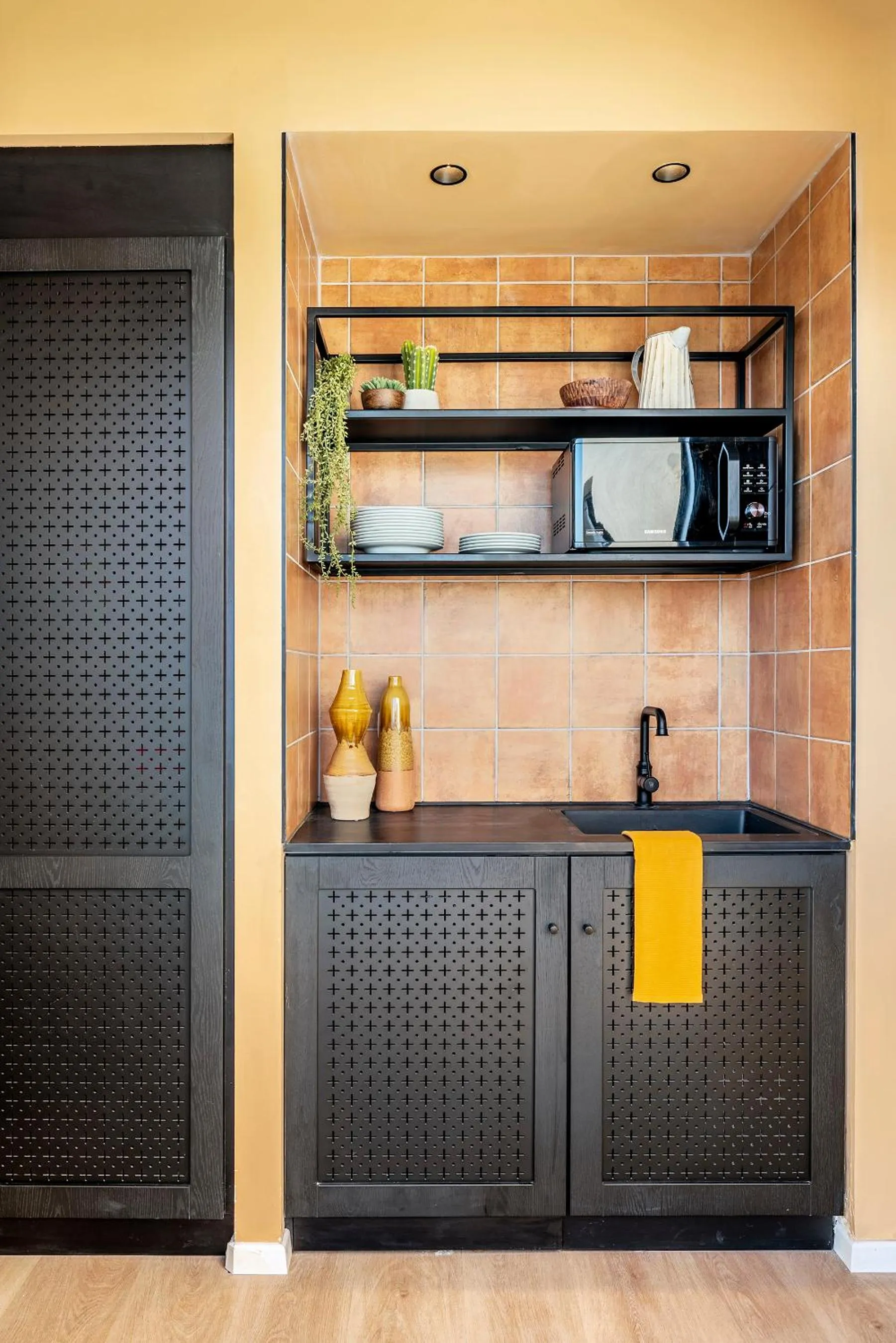Kitchen or kitchenette in Mr. Soof - By TLV2GO