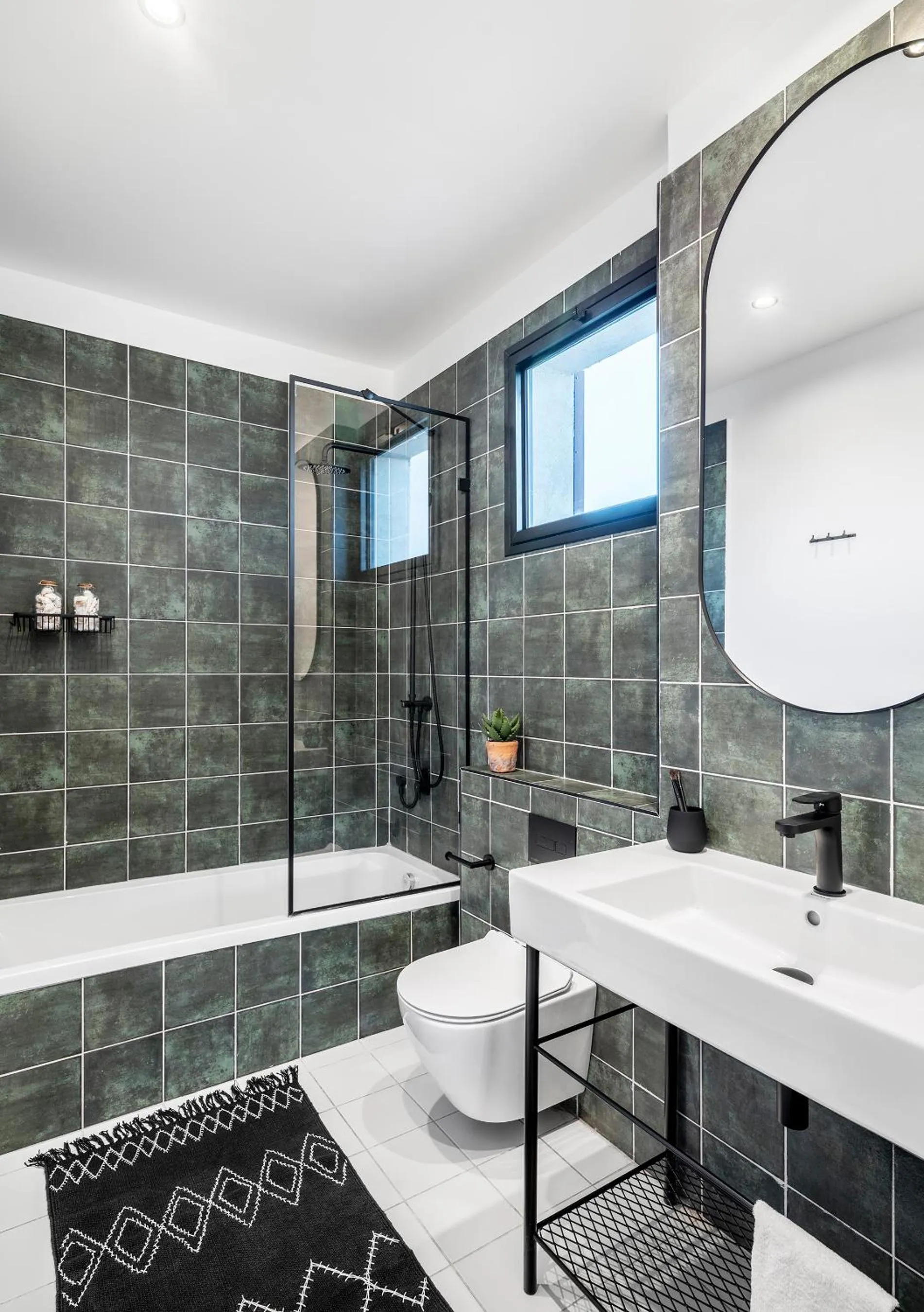 Bathroom in Mr. Soof - By TLV2GO