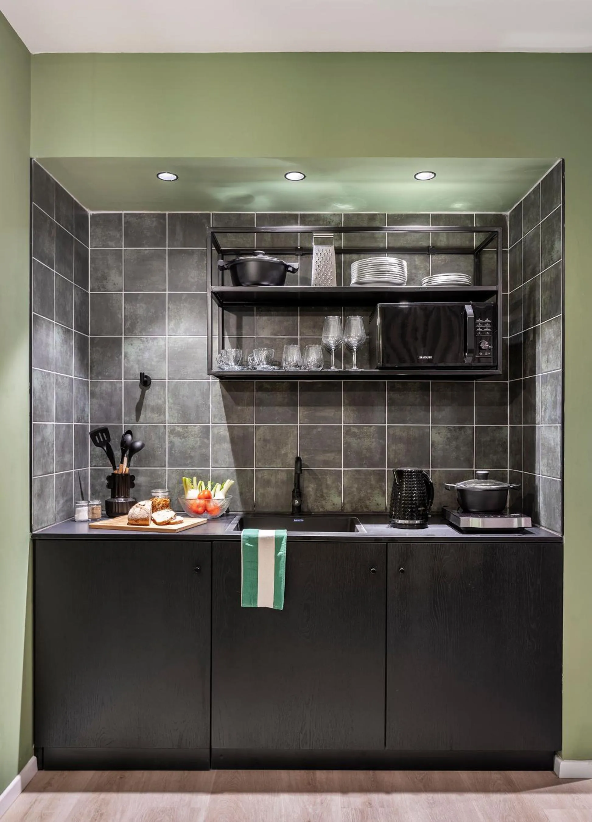 Kitchen or kitchenette in Mr. Soof - By TLV2GO