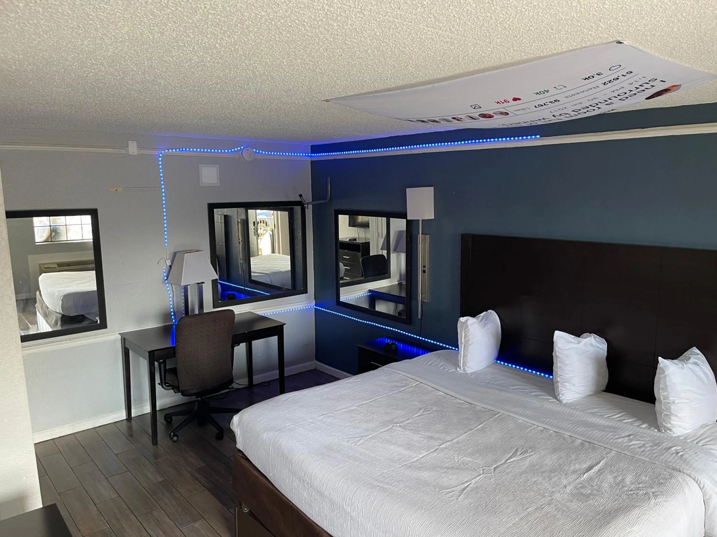 Bed in KINGS INN- Medical Downtown Midtown Memphis