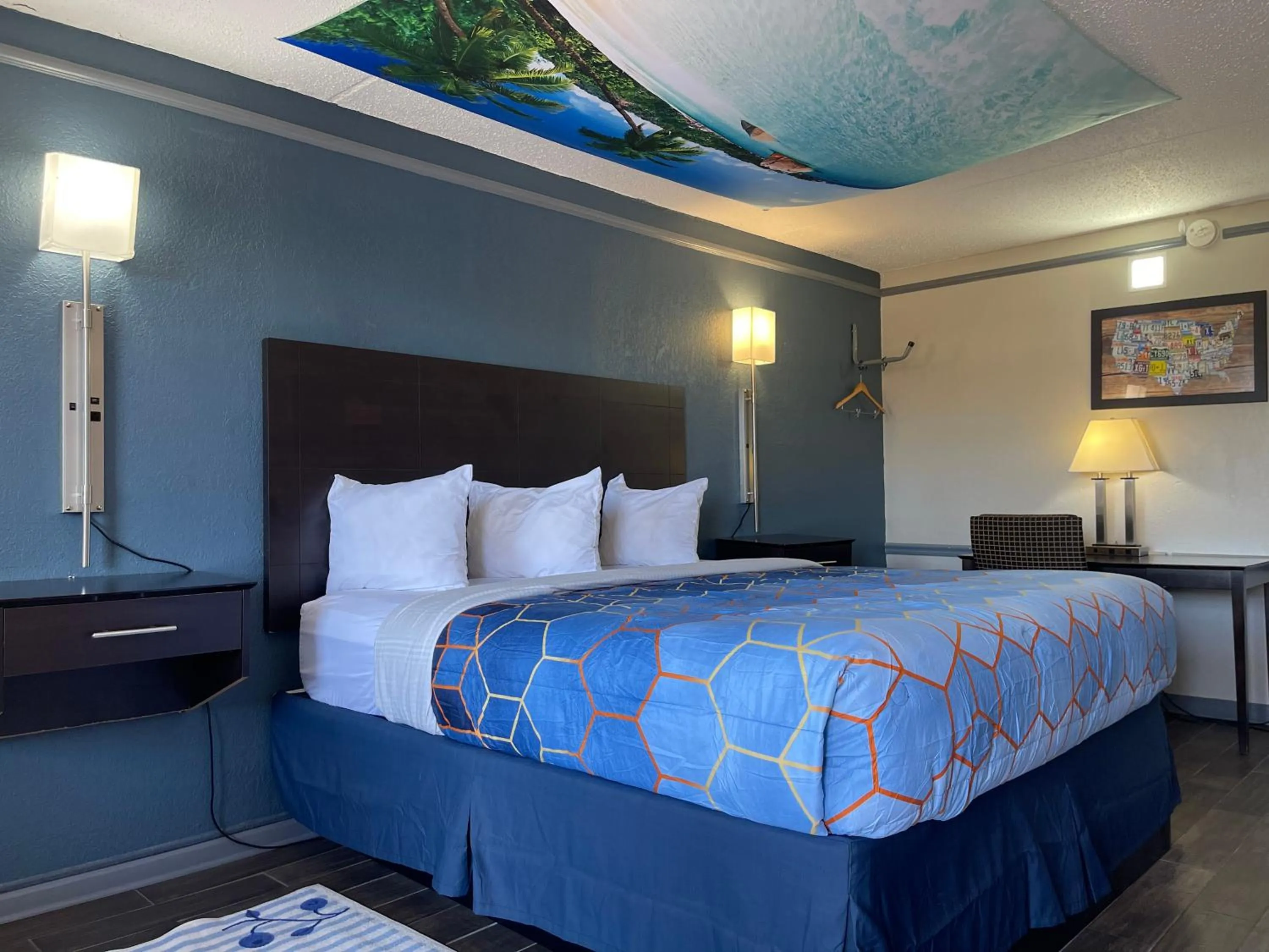 Bed in KINGS INN- Medical Downtown Midtown Memphis