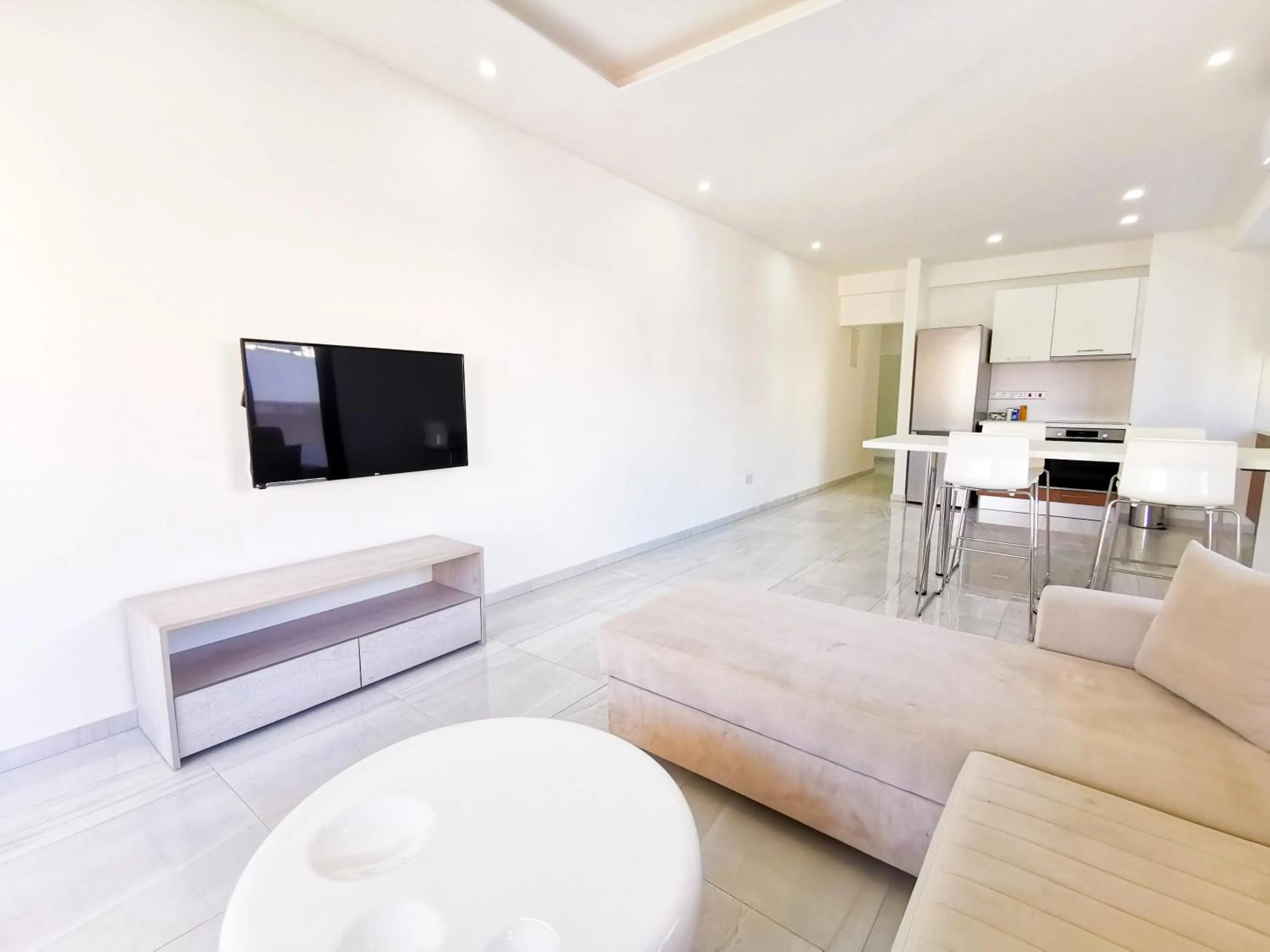 TV and multimedia in Vasilo Court Seaview City Apartment