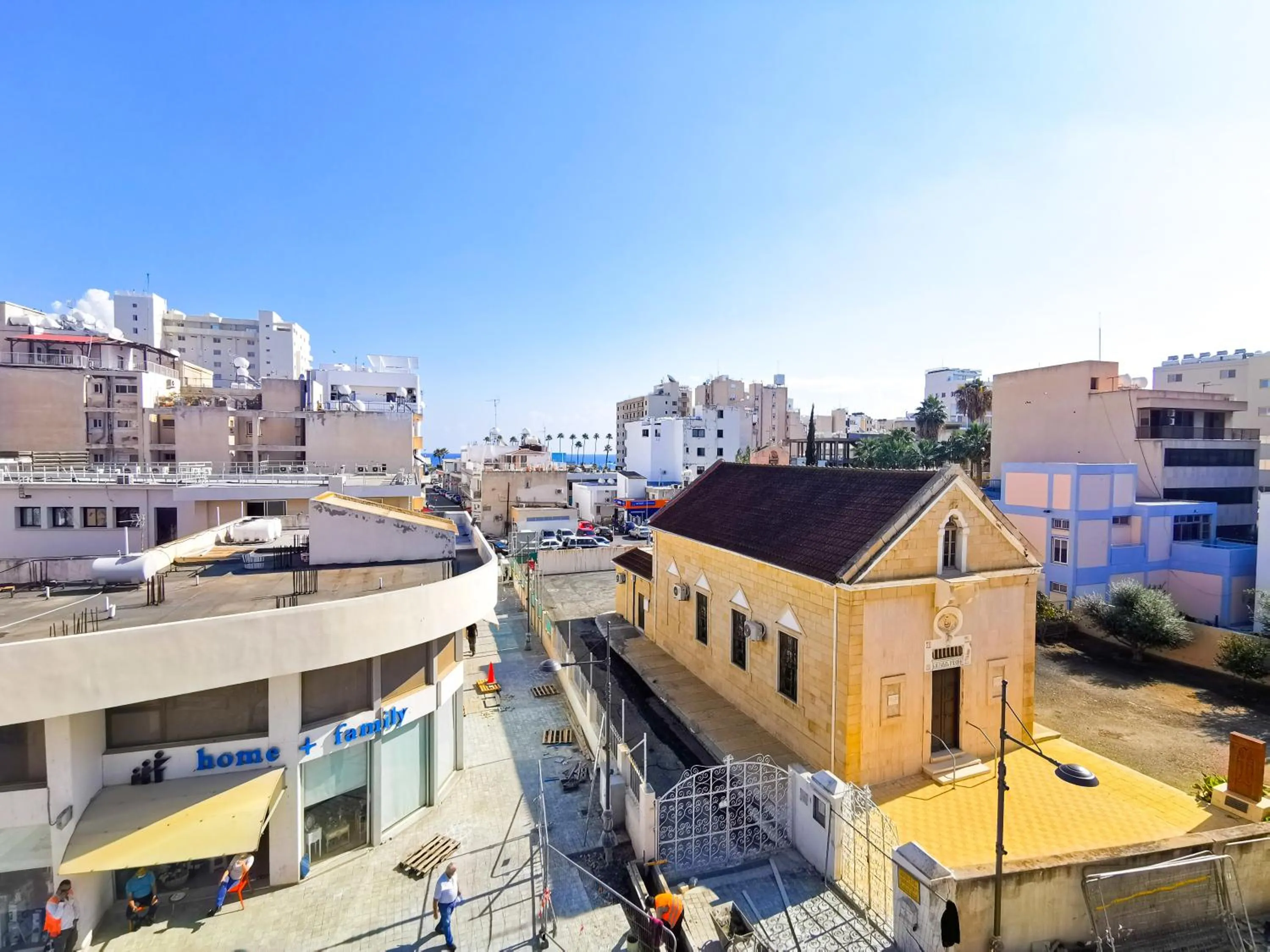 Property building in Vasilo Court Seaview City Apartment