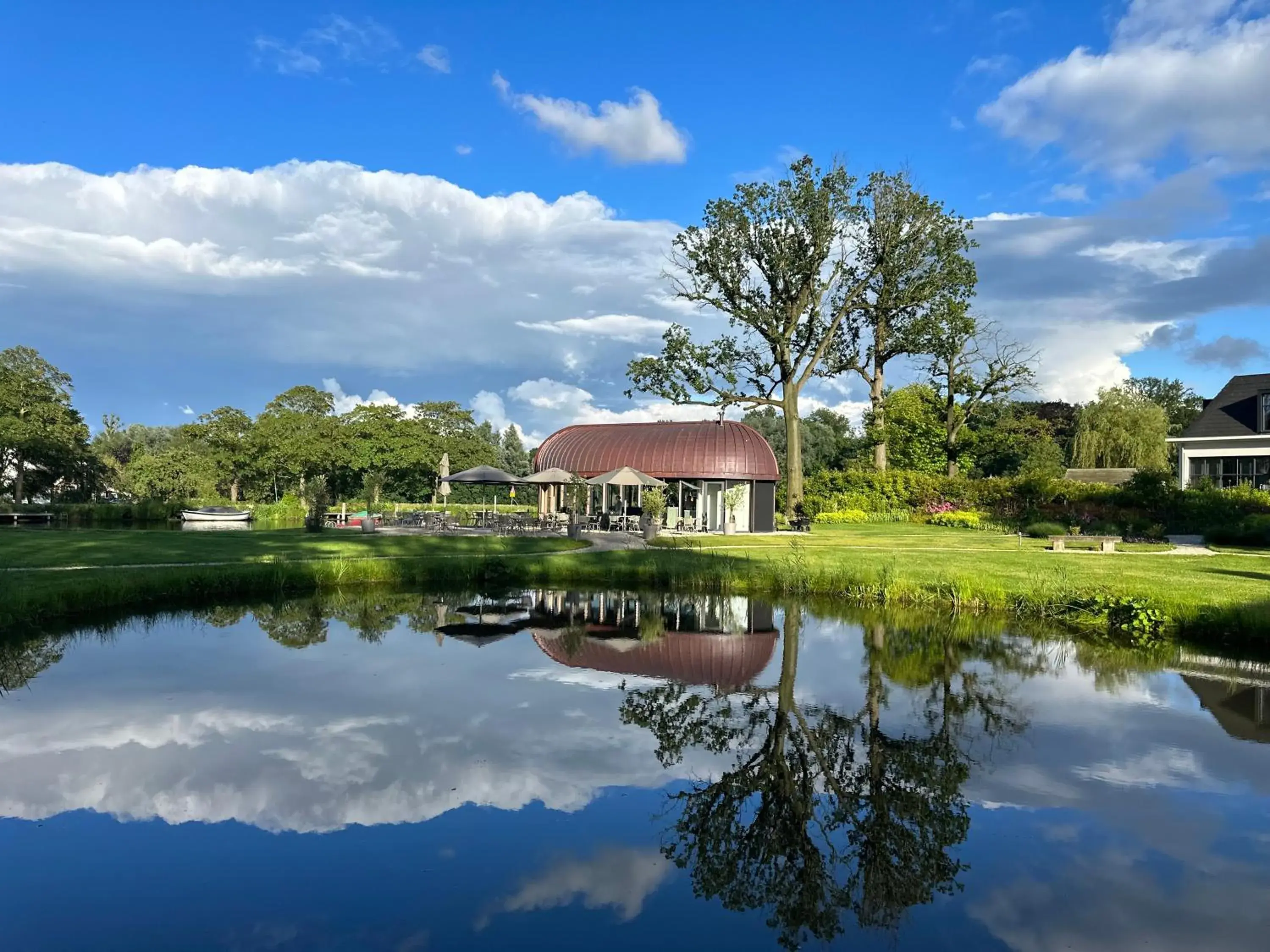 Restaurant/places to eat in Hotel Flora Batava Restaurant/places to eat in Hotel Flora Batava