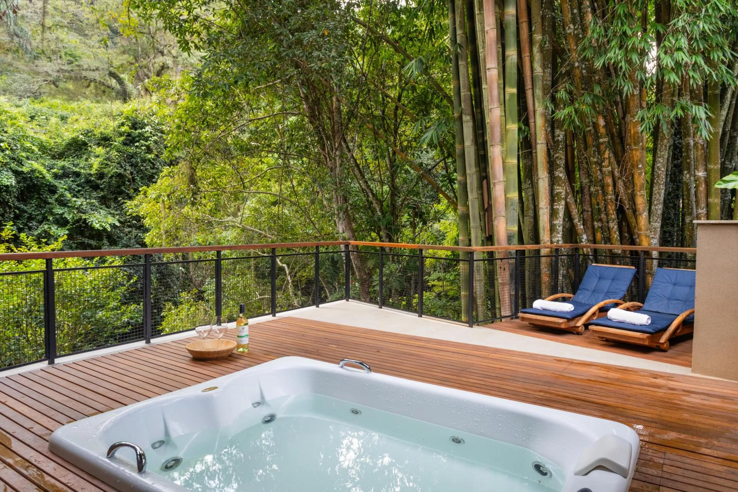 Hot Tub in Casa Marambaia Hotel