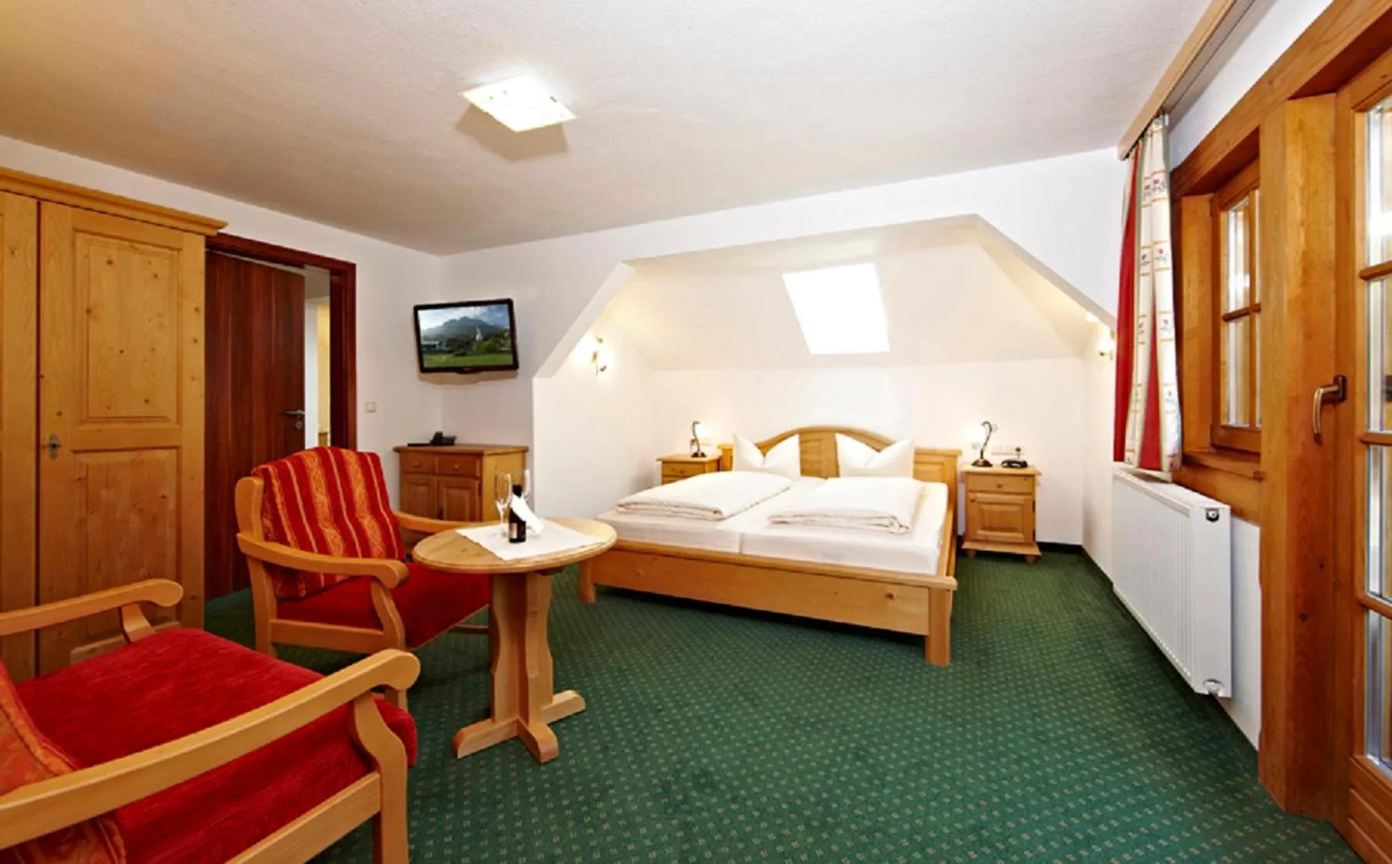 Bed in Hotel Alpspitz B&B