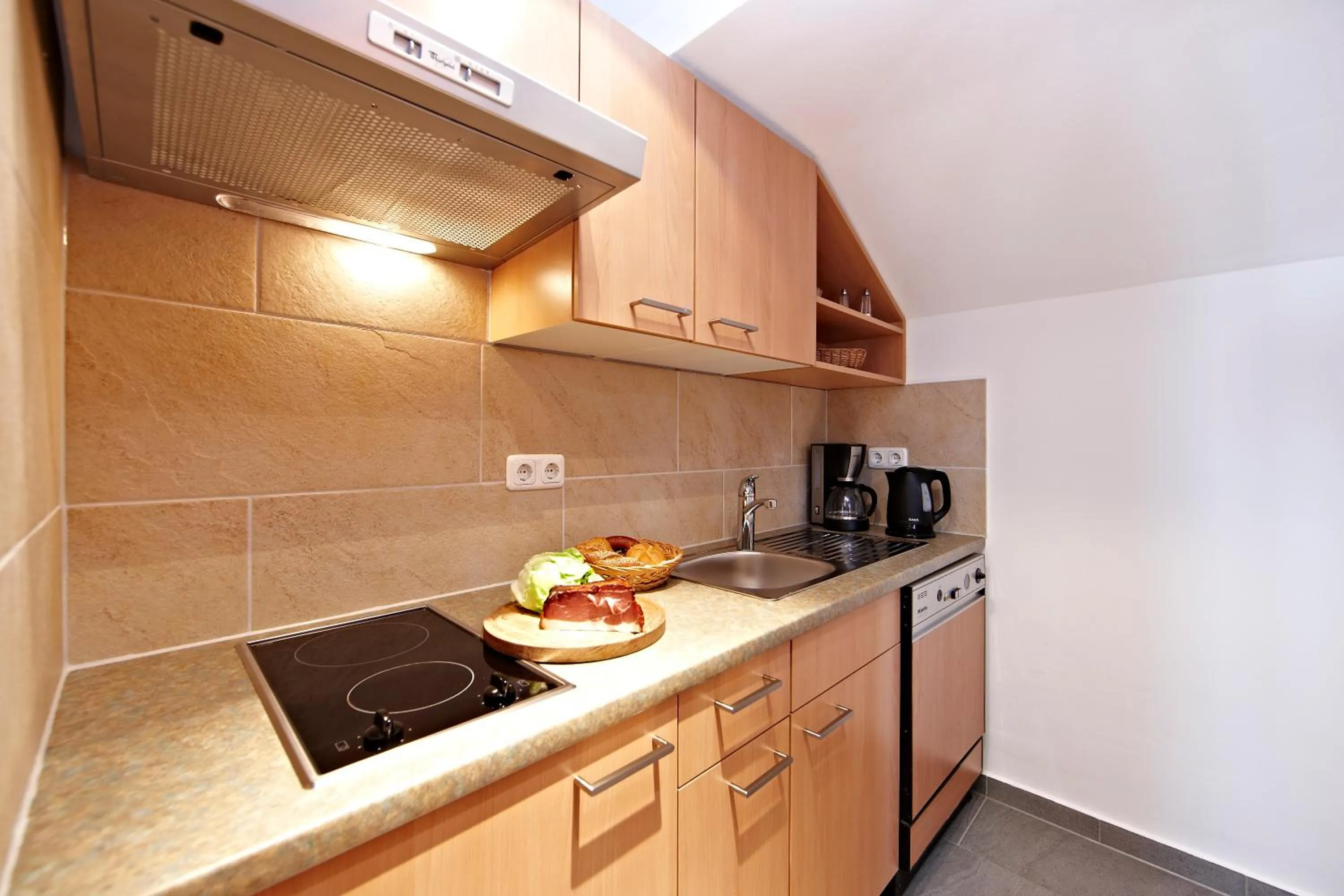 Kitchen or kitchenette in Hotel Alpspitz B&B