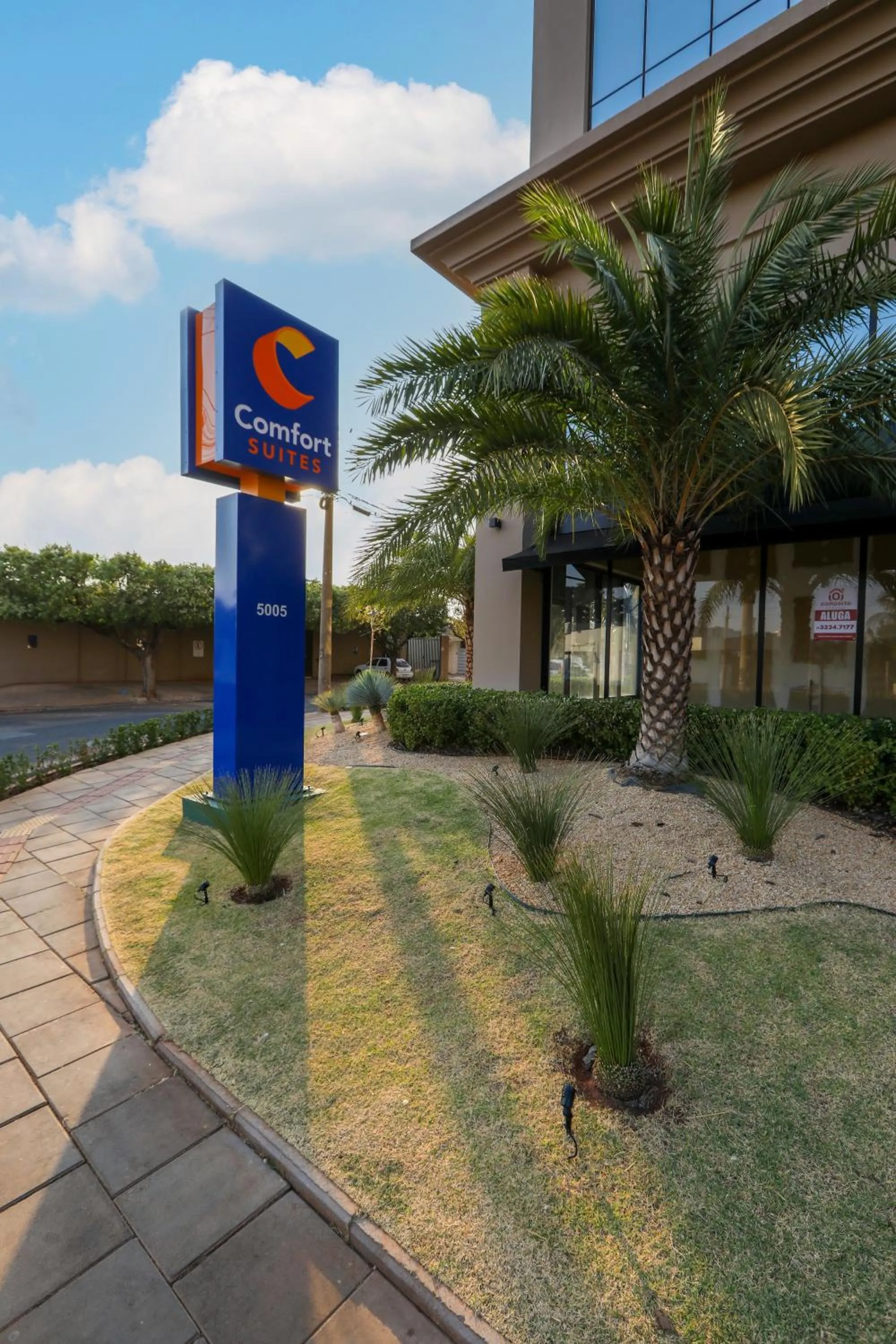 Facade/entrance in Comfort Suites São José do Rio Preto