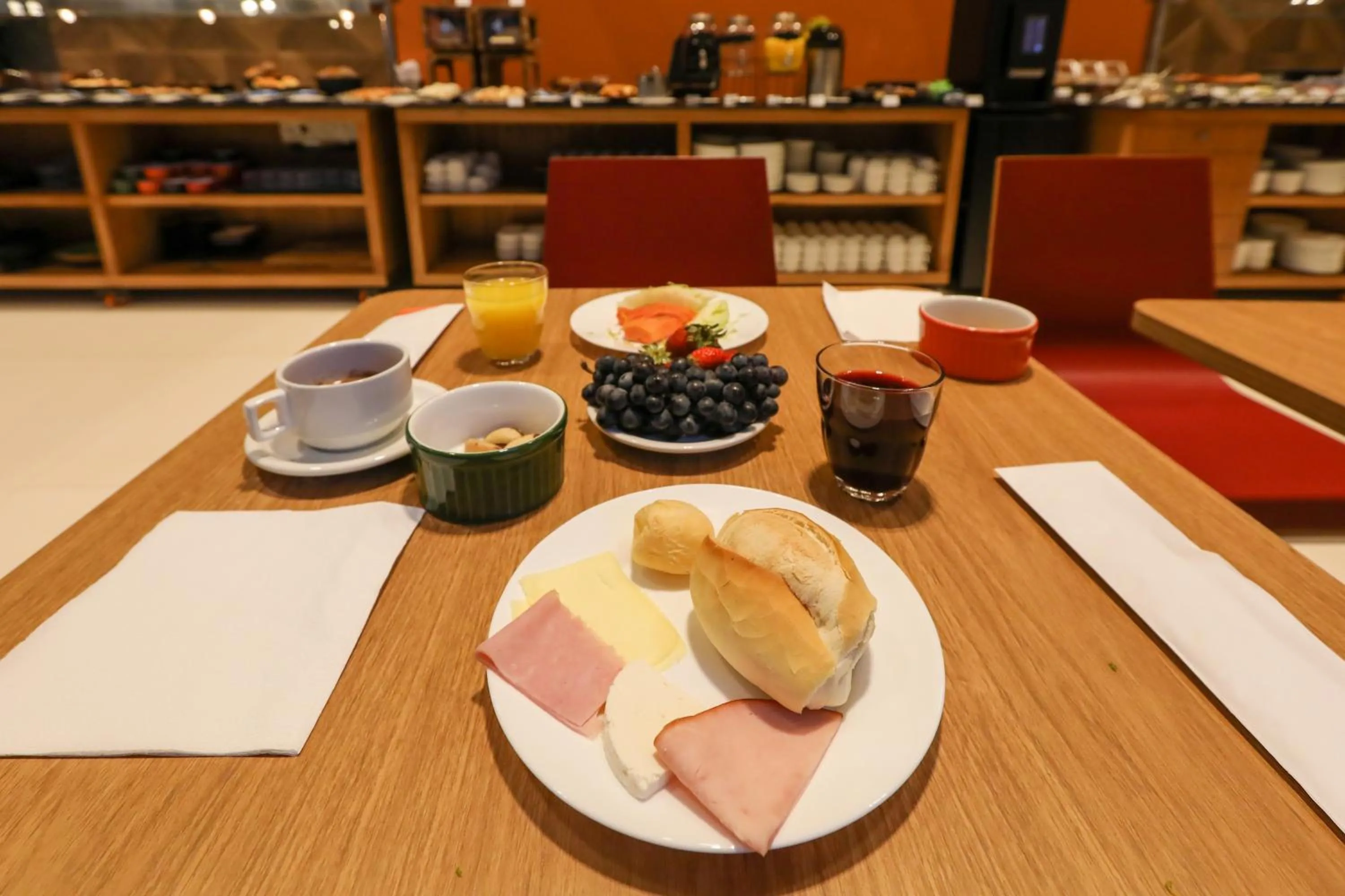 Breakfast in Comfort Suites São José do Rio Preto