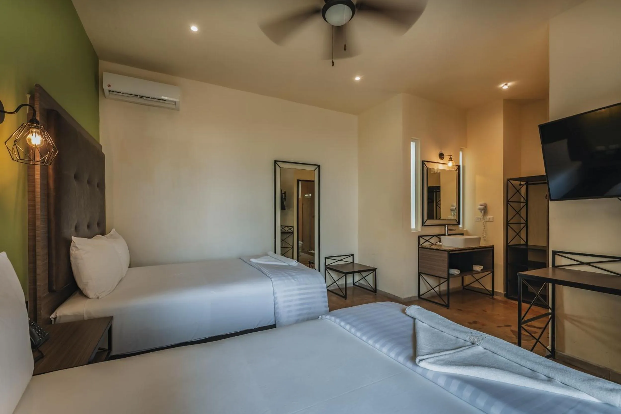 Photo of the whole room, Bed in Hotel Boutique La Casona by Kavia