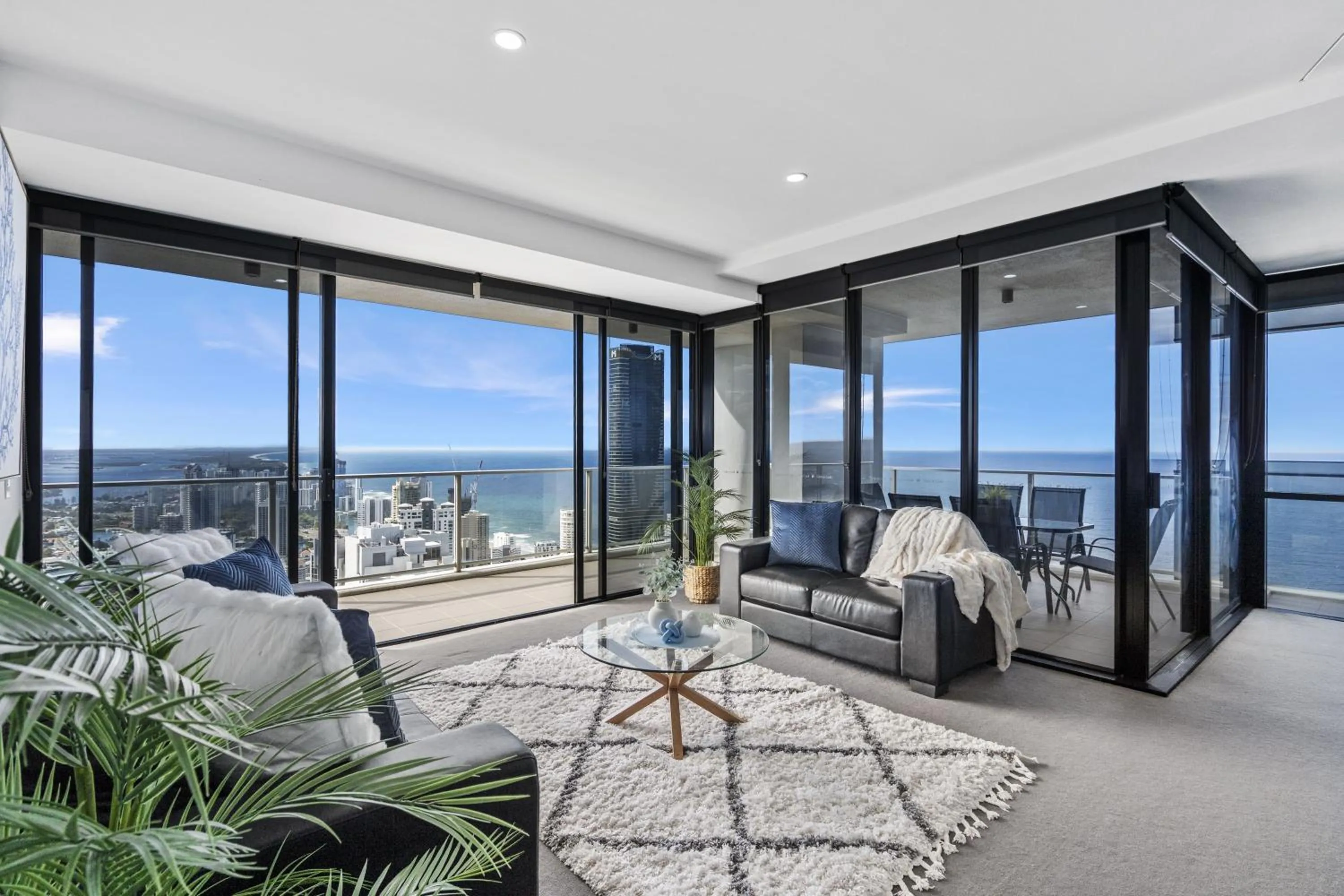 Living room in Circle on Cavill - QStay