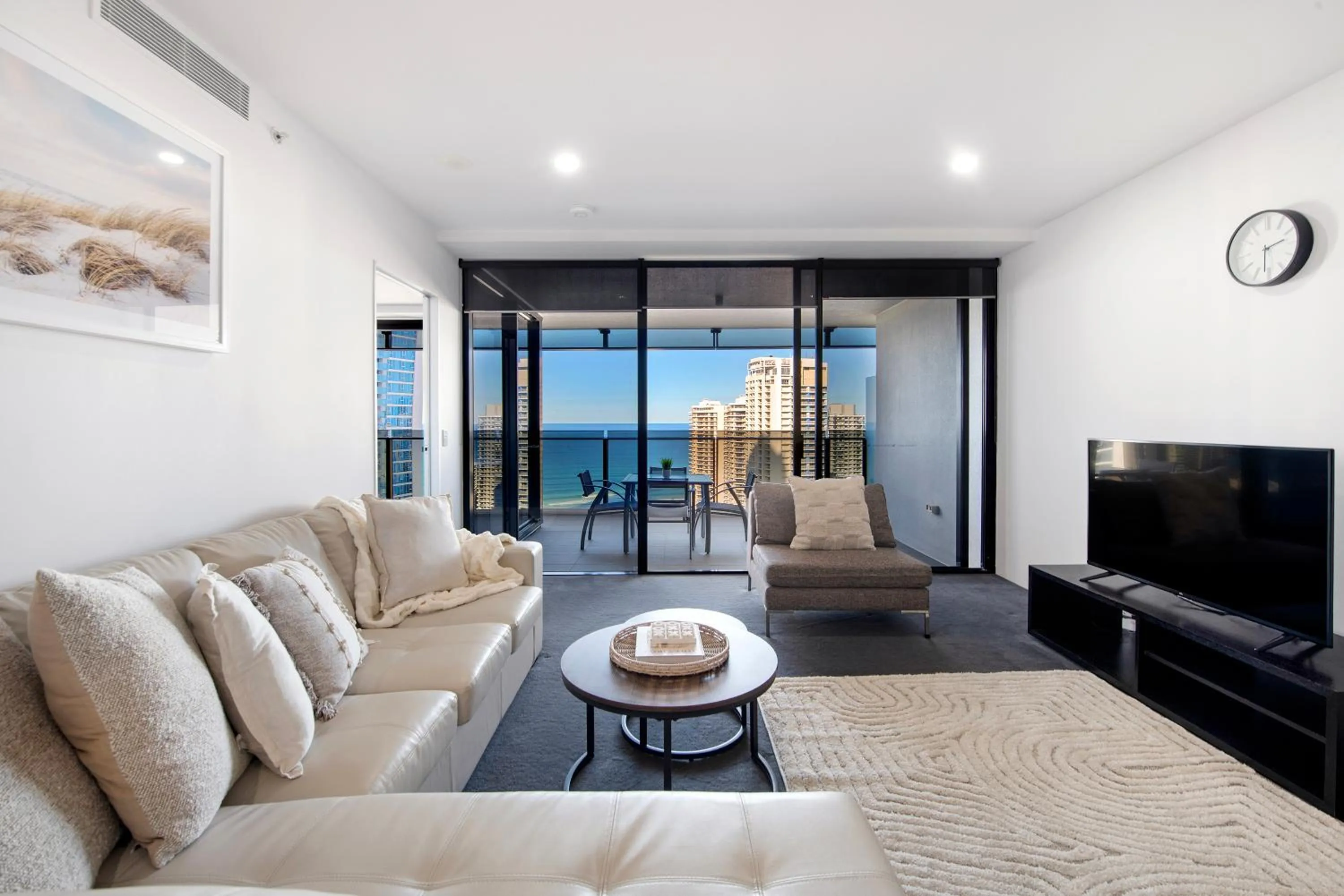 Living room in Circle on Cavill - QStay