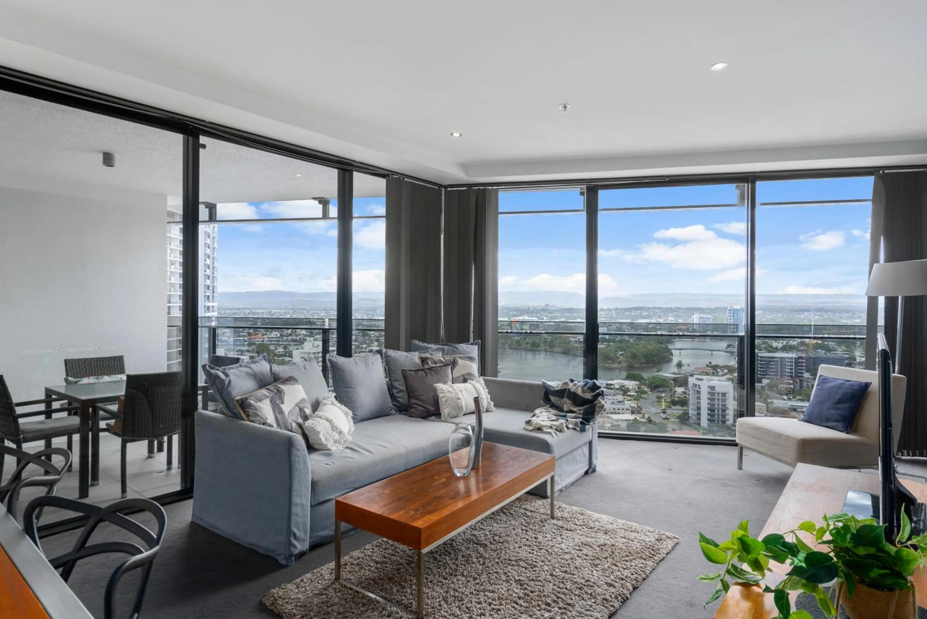 Living room in Circle on Cavill - QStay