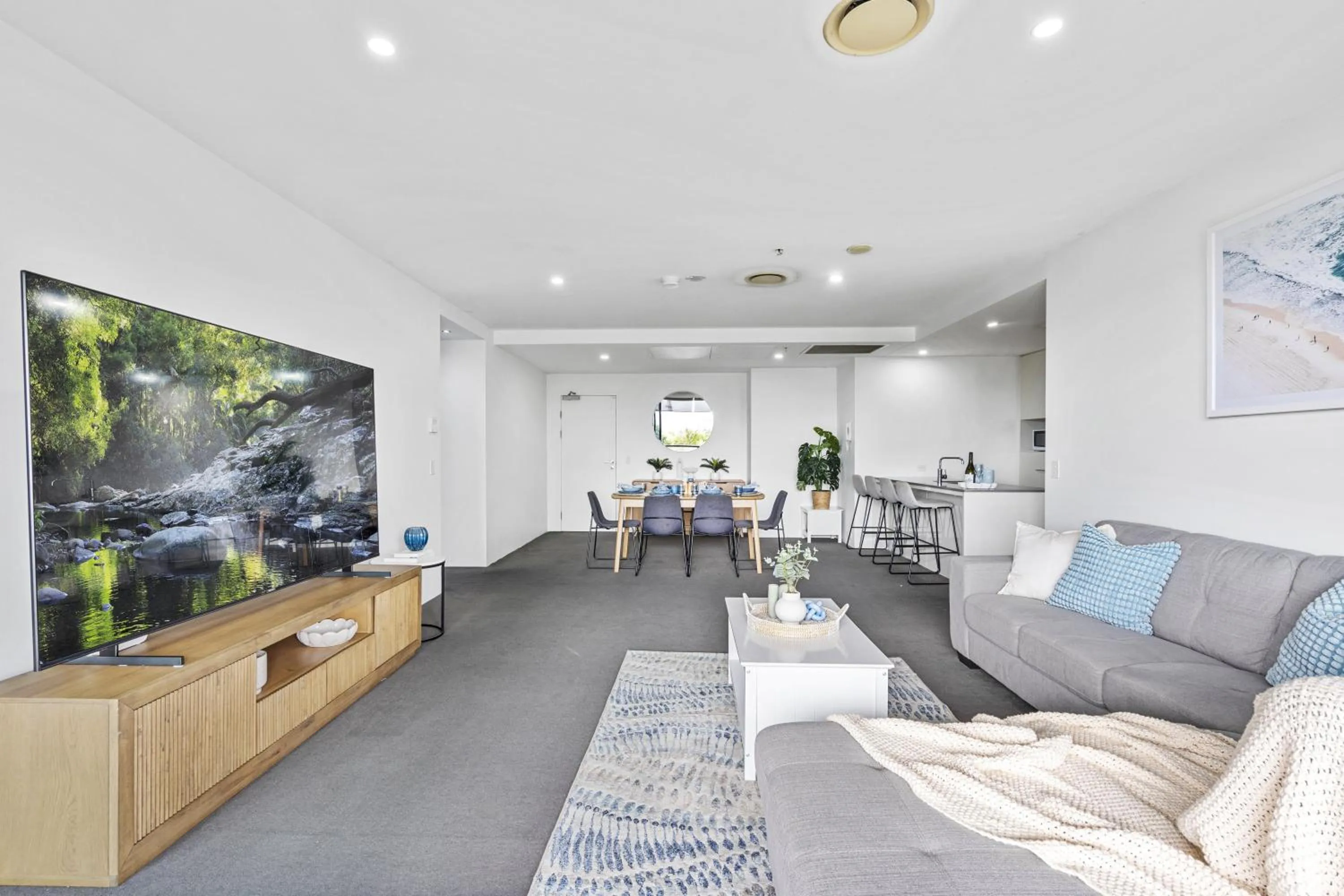 Living room in Circle on Cavill - QStay