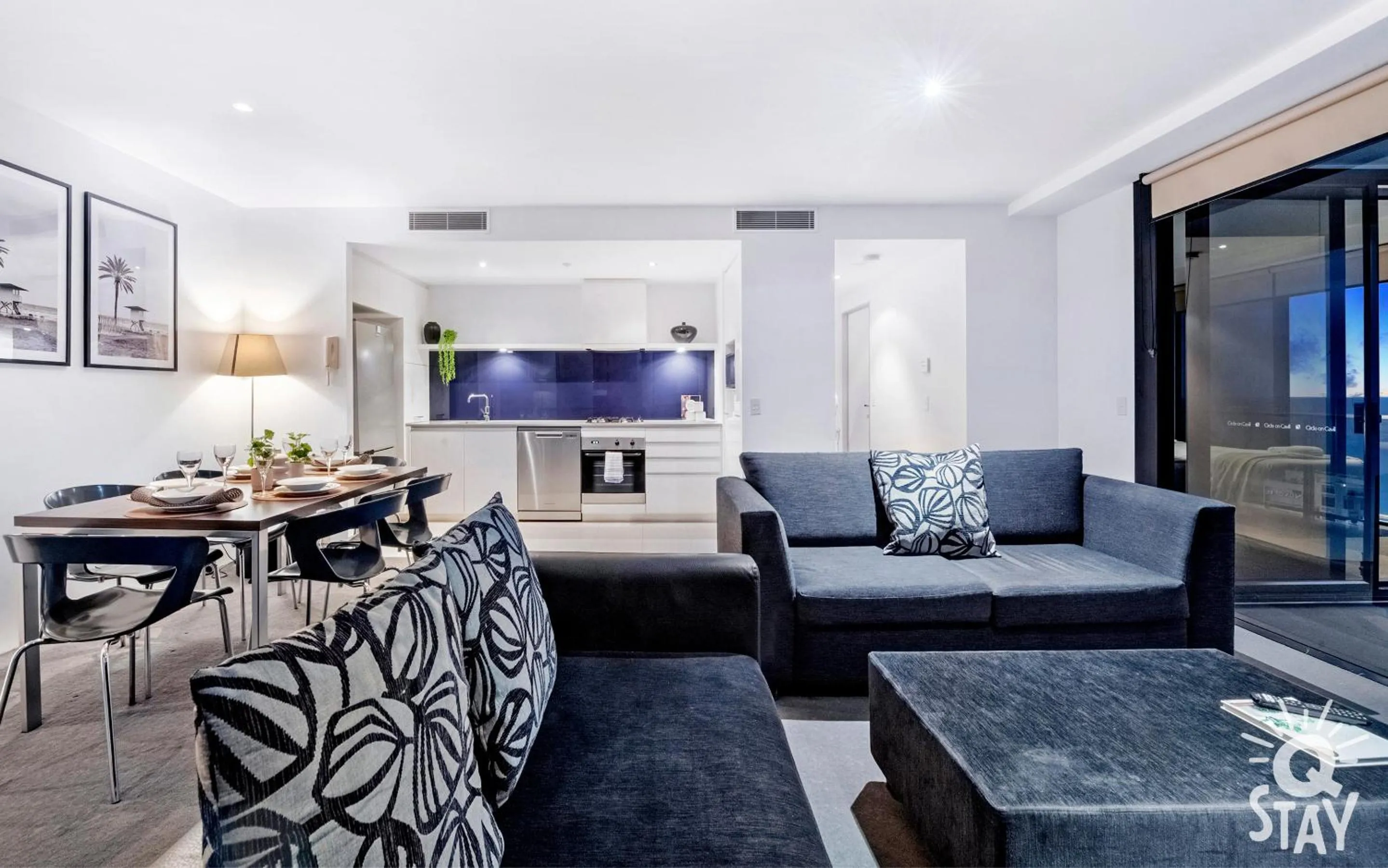 Living room in Circle on Cavill - QStay