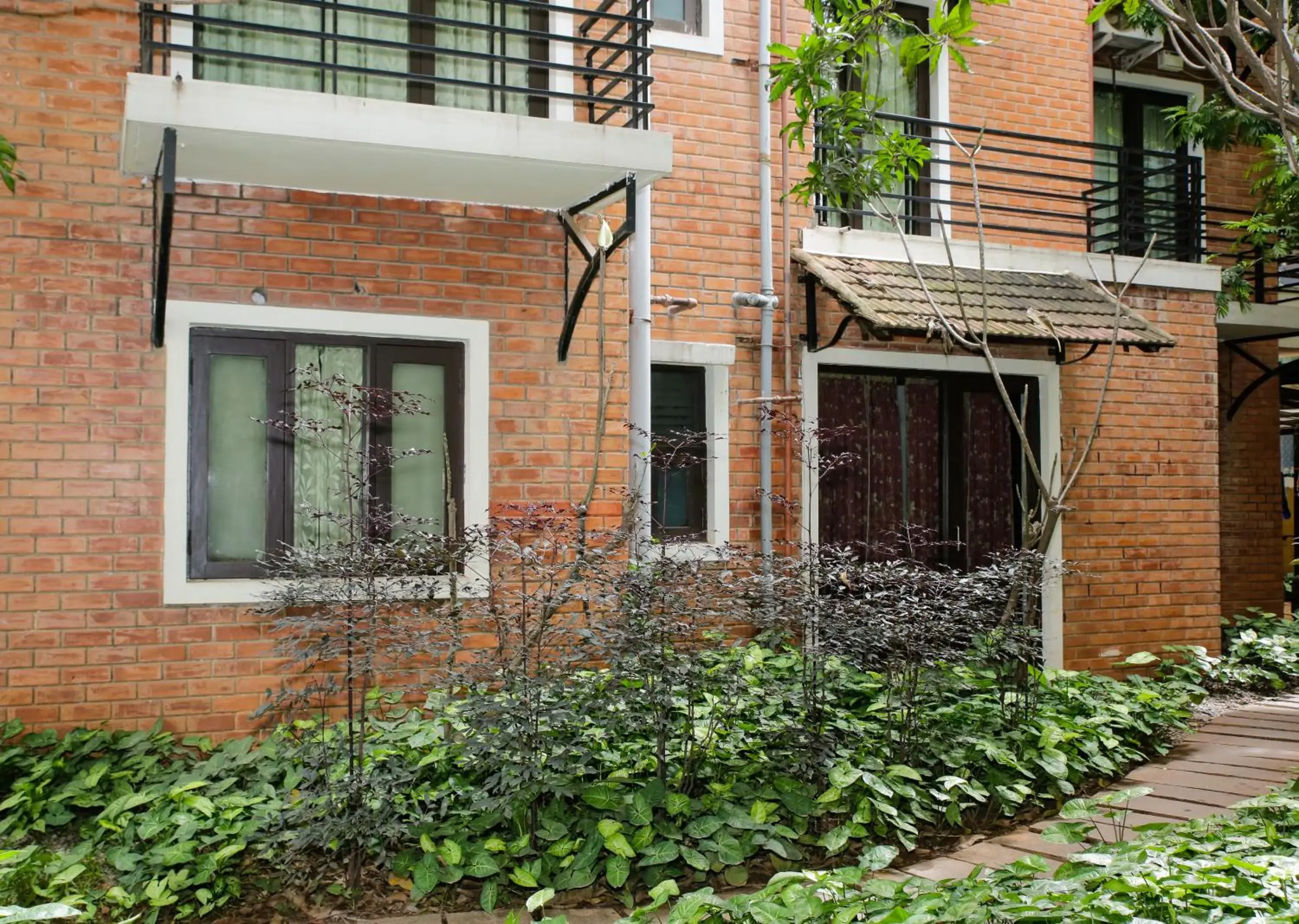 Queen Room with Balcony in Transtree Brookefields - Corporate Stays Queen Room with Balcony in Transtree Brookefields - Corporate Stays