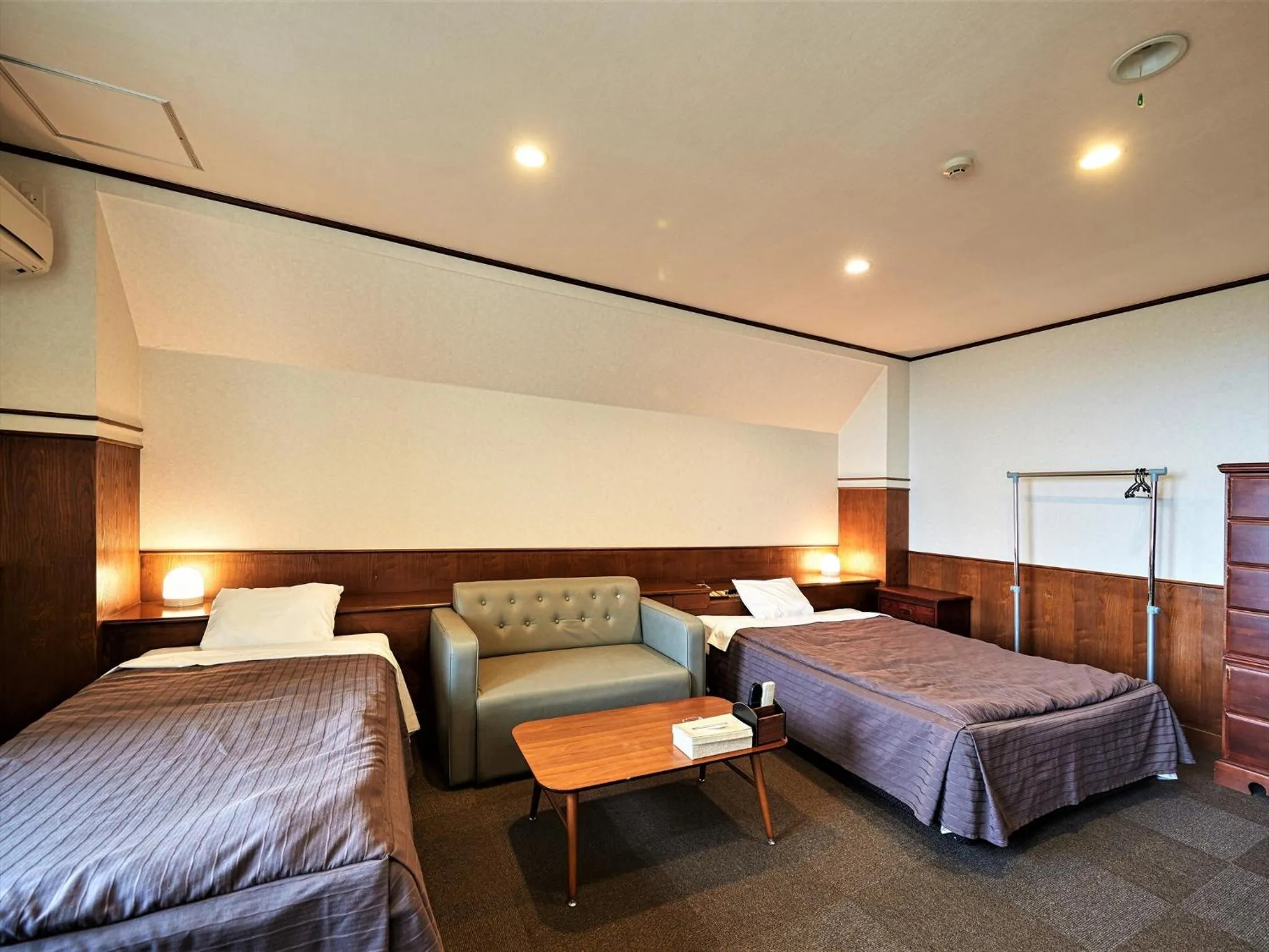 Photo of the whole room, Bed in Purari OKINAWA