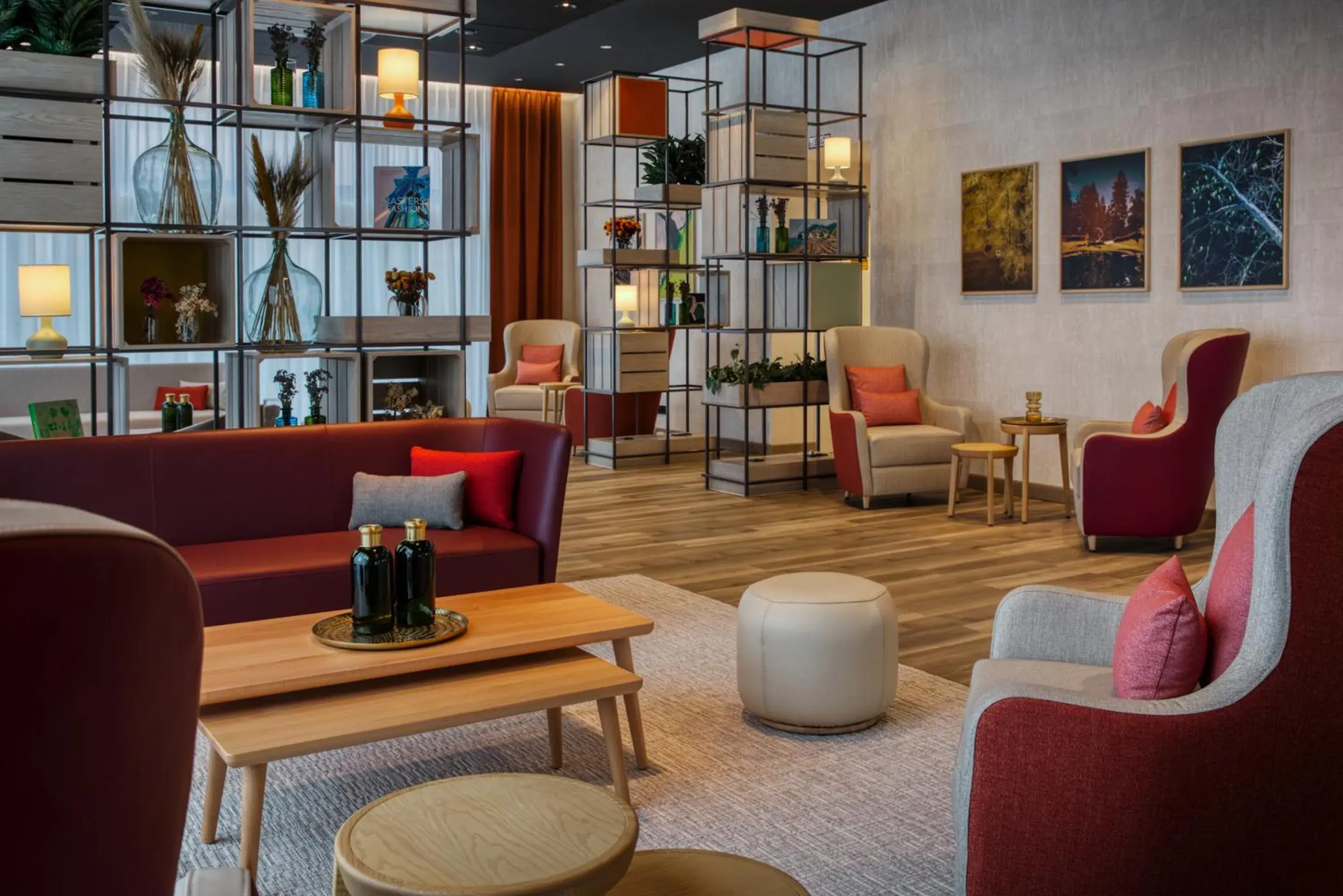 Lounge or bar in IntercityHotel Wiesbaden Lounge or bar in IntercityHotel Wiesbaden