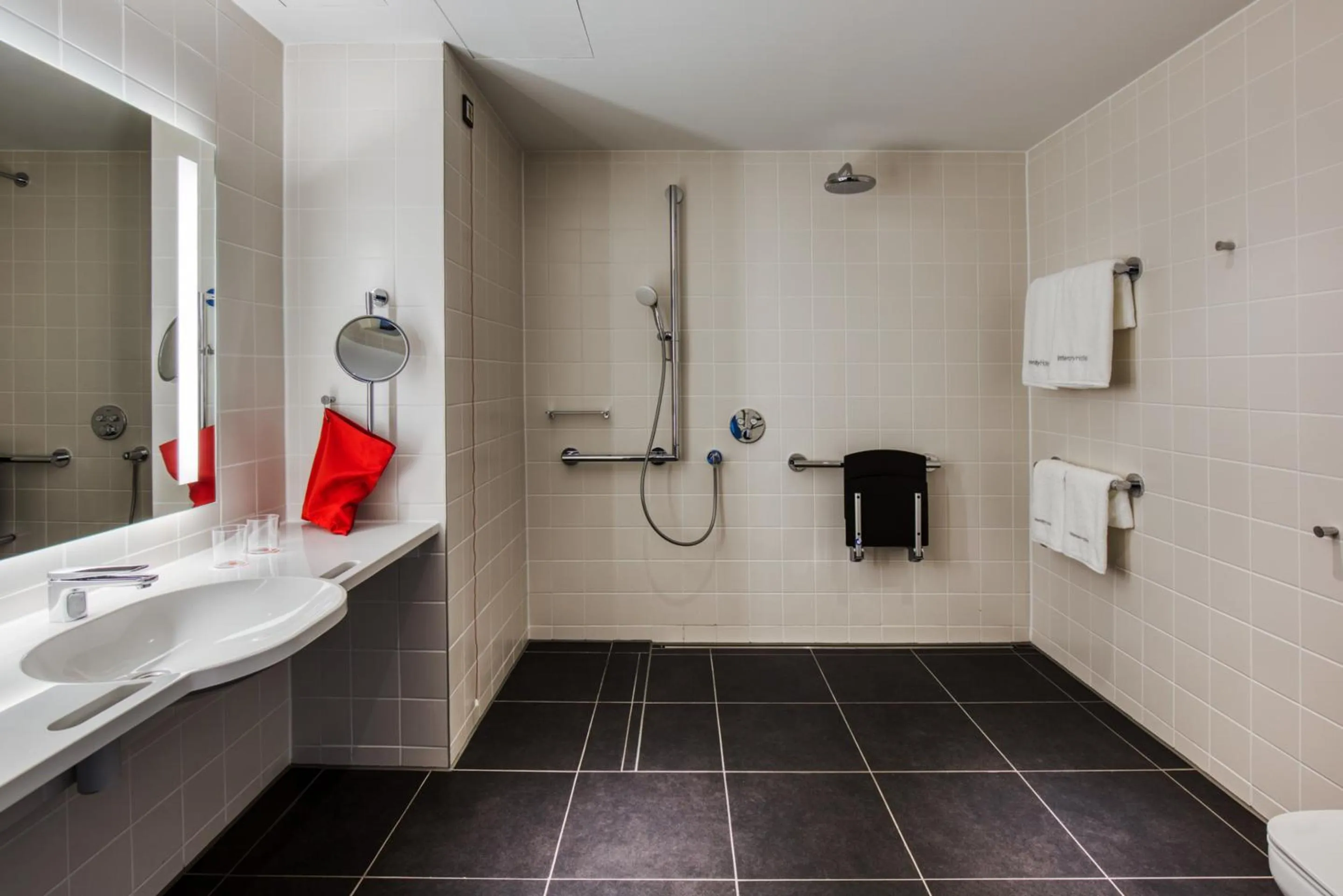 Bathroom in IntercityHotel Wiesbaden