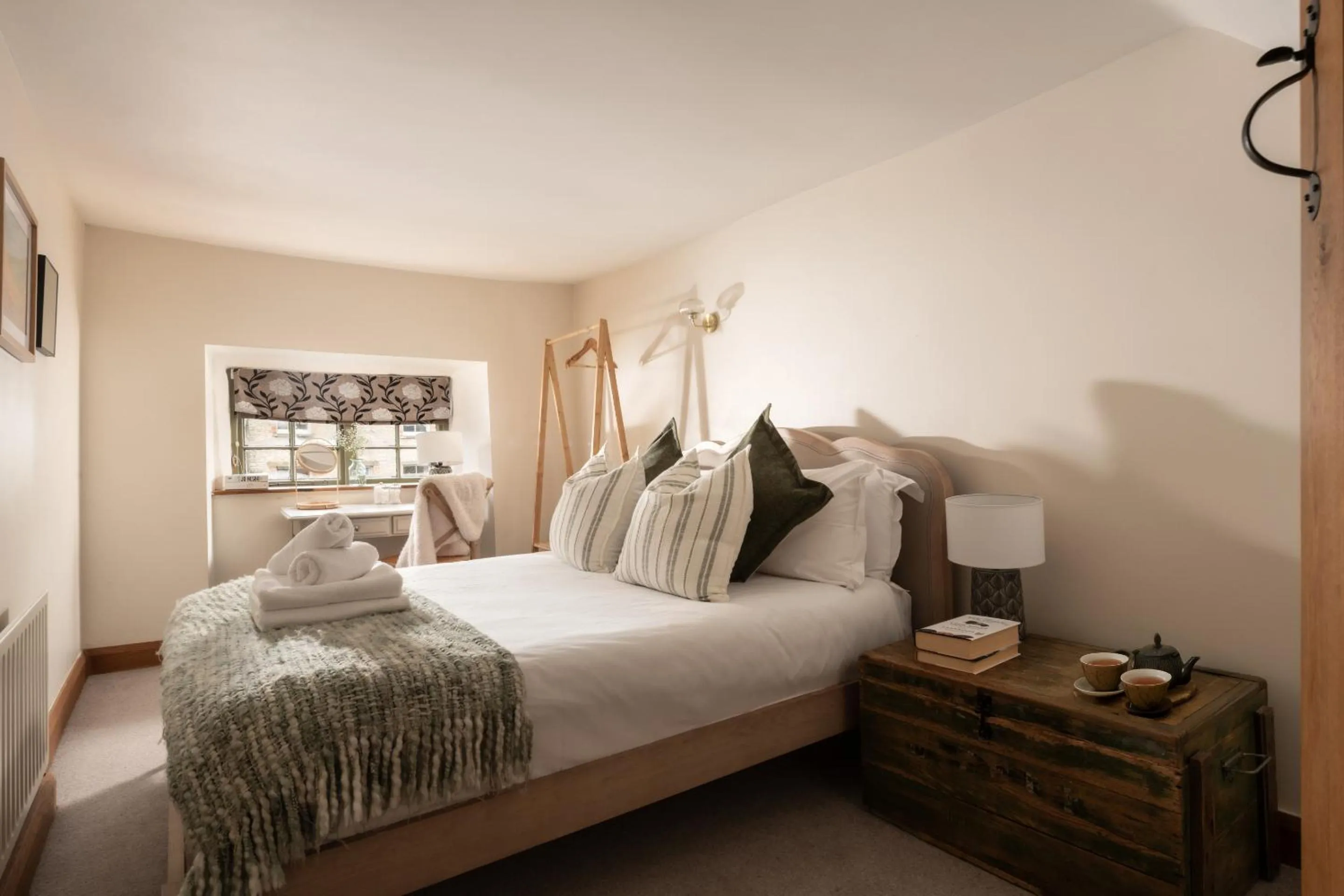 Bedroom, Bed in Coniston House