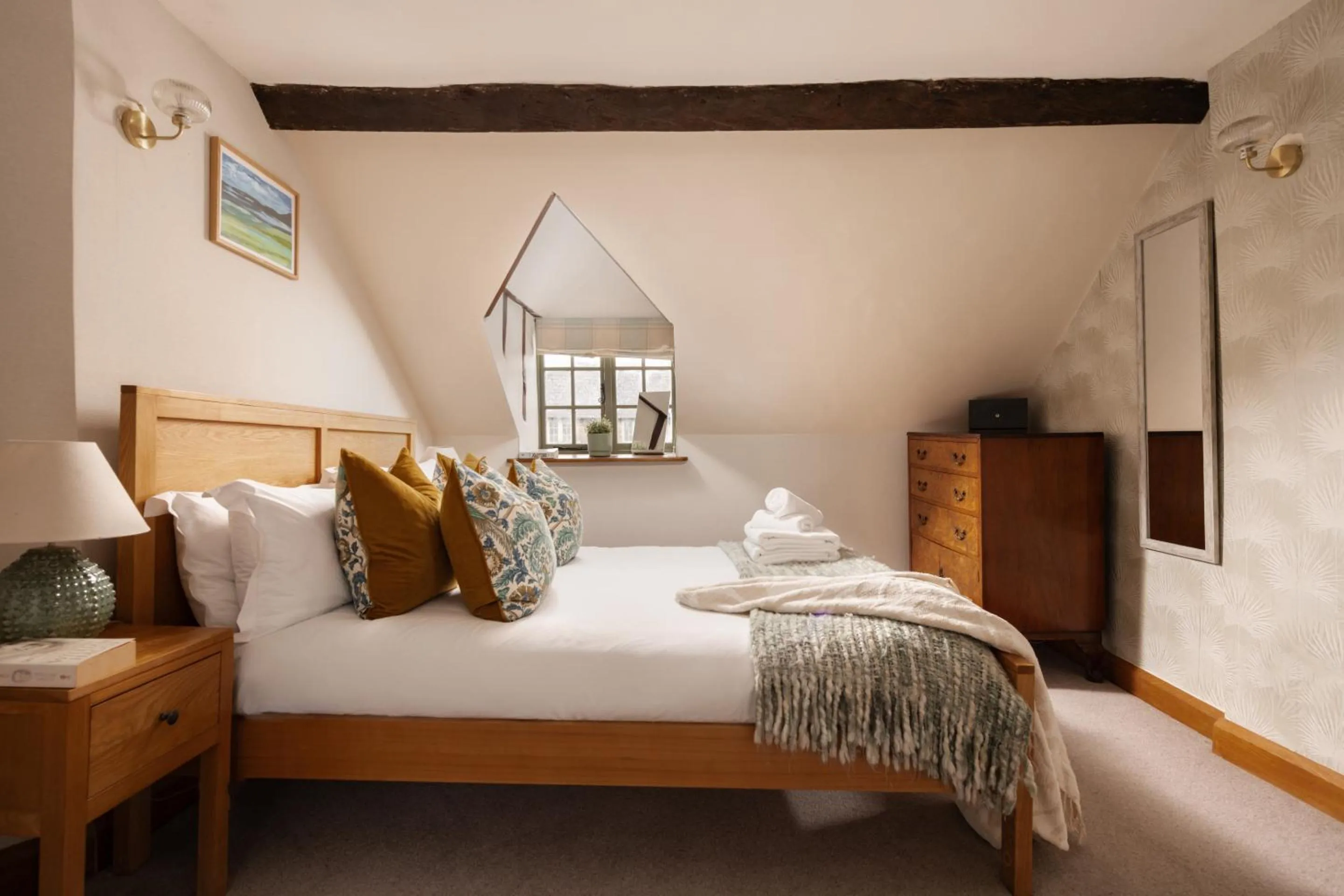 Bedroom, Bed in Coniston House