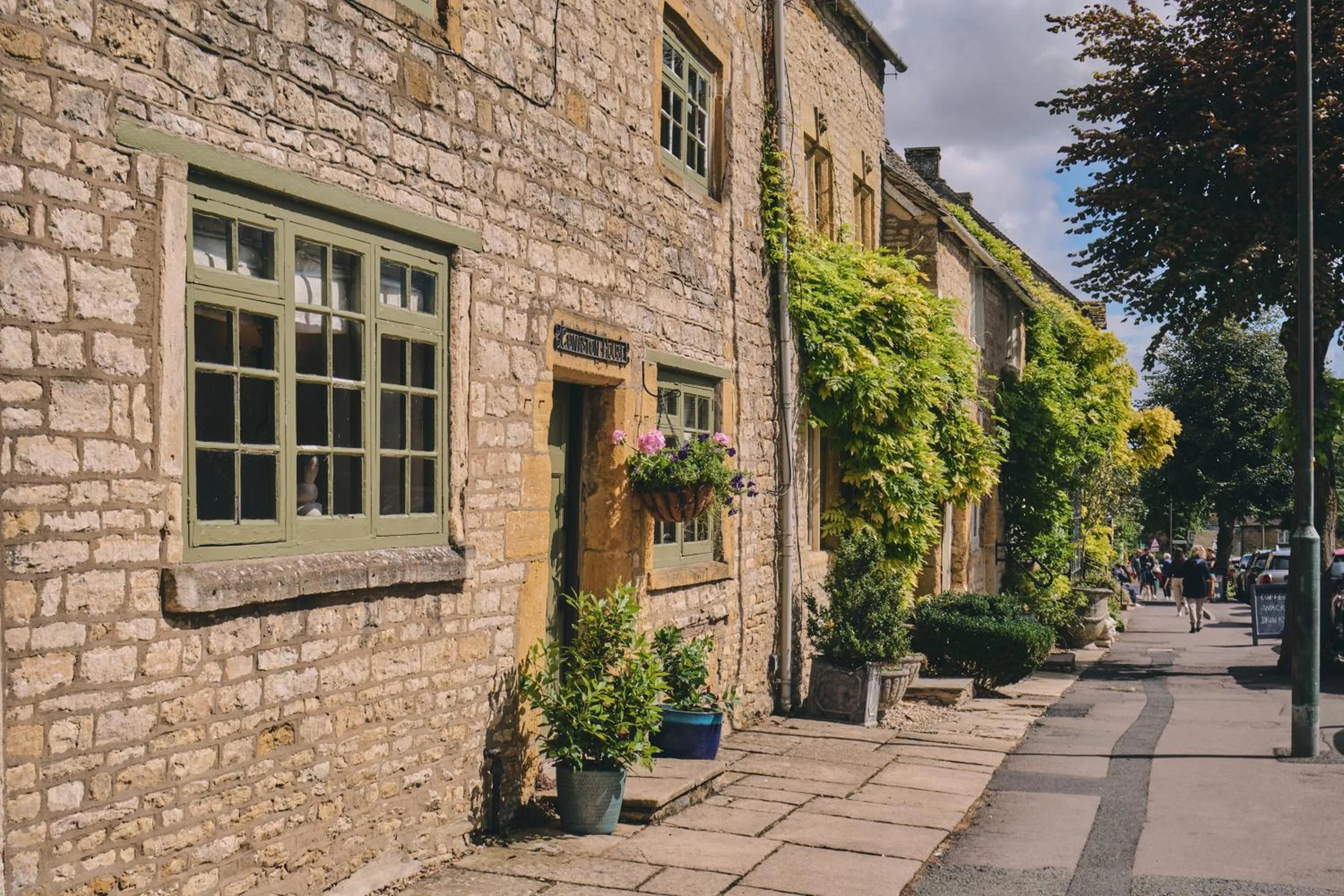 Facade/entrance in Coniston House - Eco Hot Tub