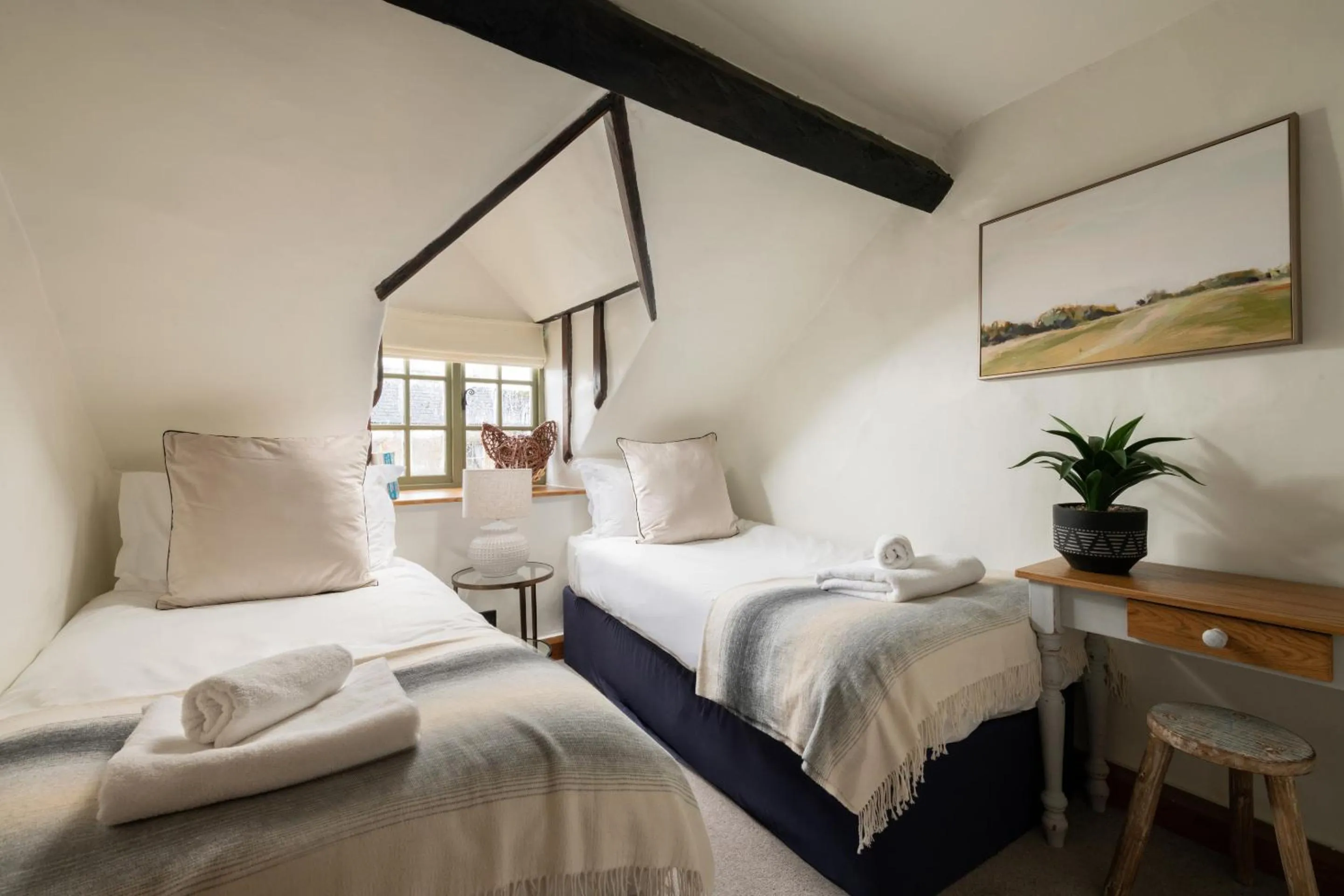 Bedroom, Bed in Coniston House