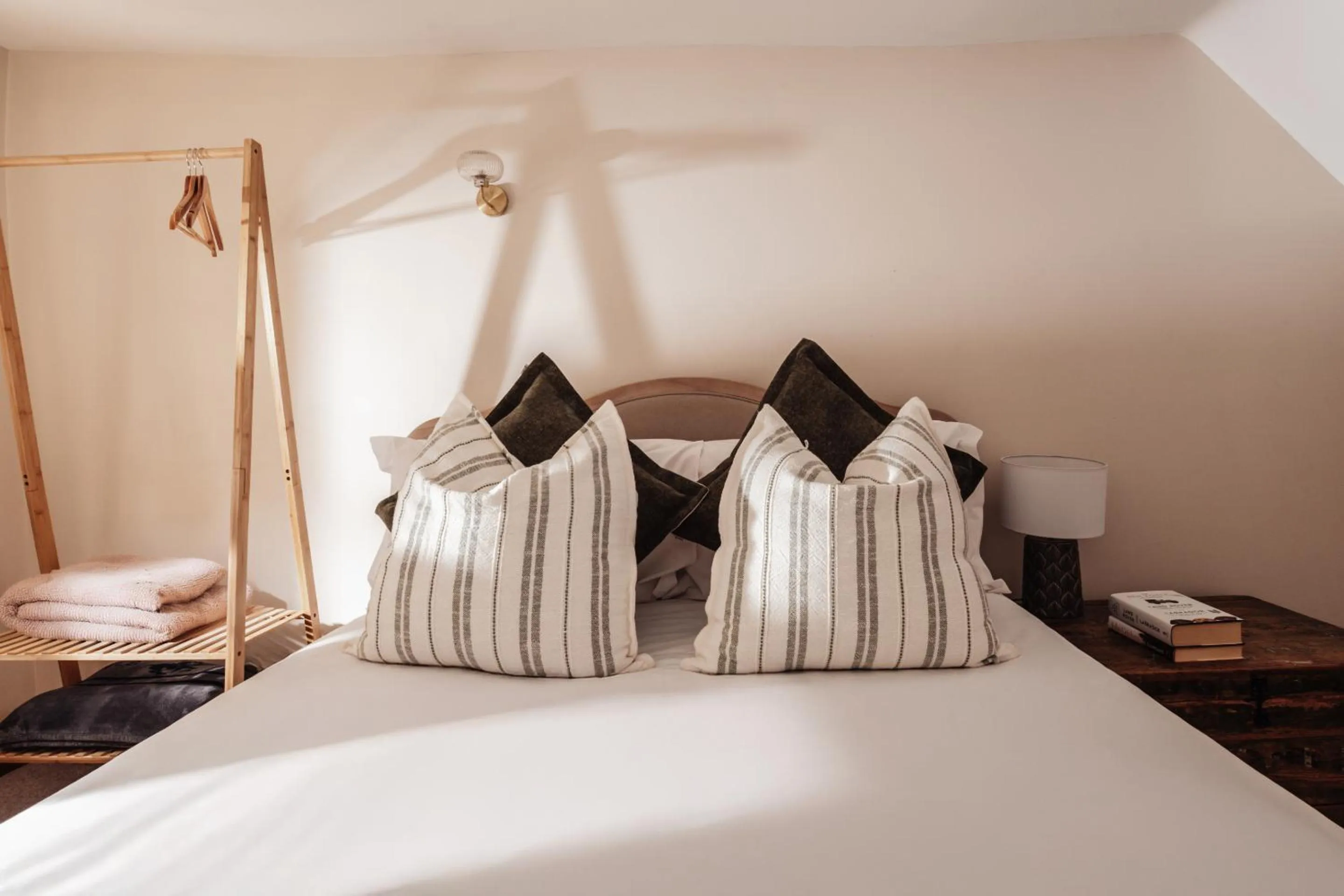 Bedroom, Bed in Coniston House
