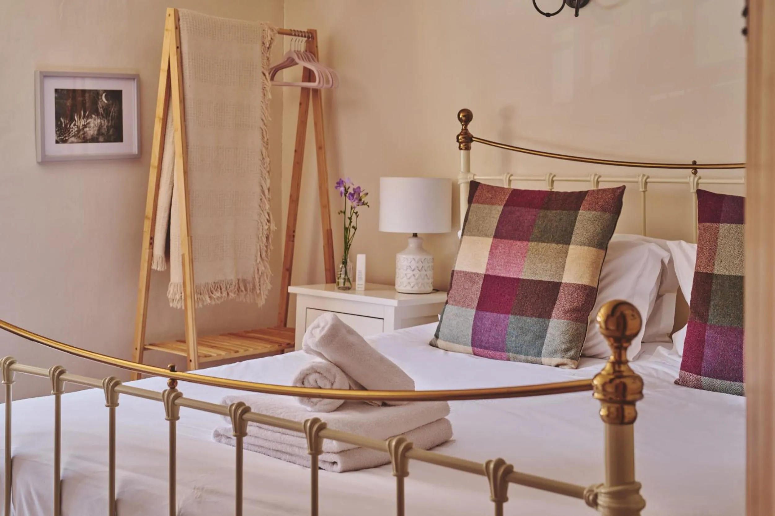 Bedroom, Bed in Coniston House - Eco Hot Tub